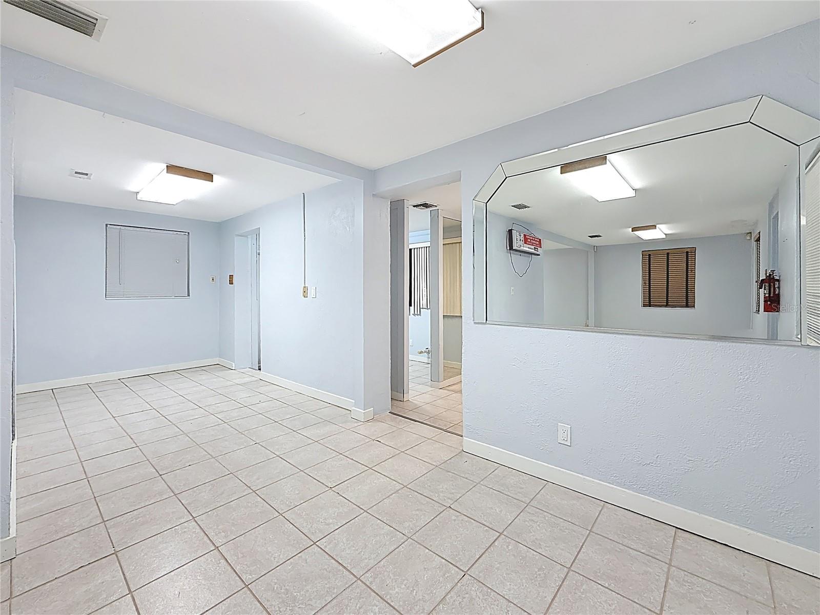 ROOSEVELT GROVES - Commercial Lease