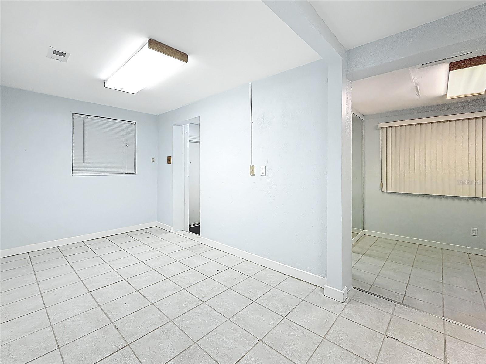 ROOSEVELT GROVES - Commercial Lease