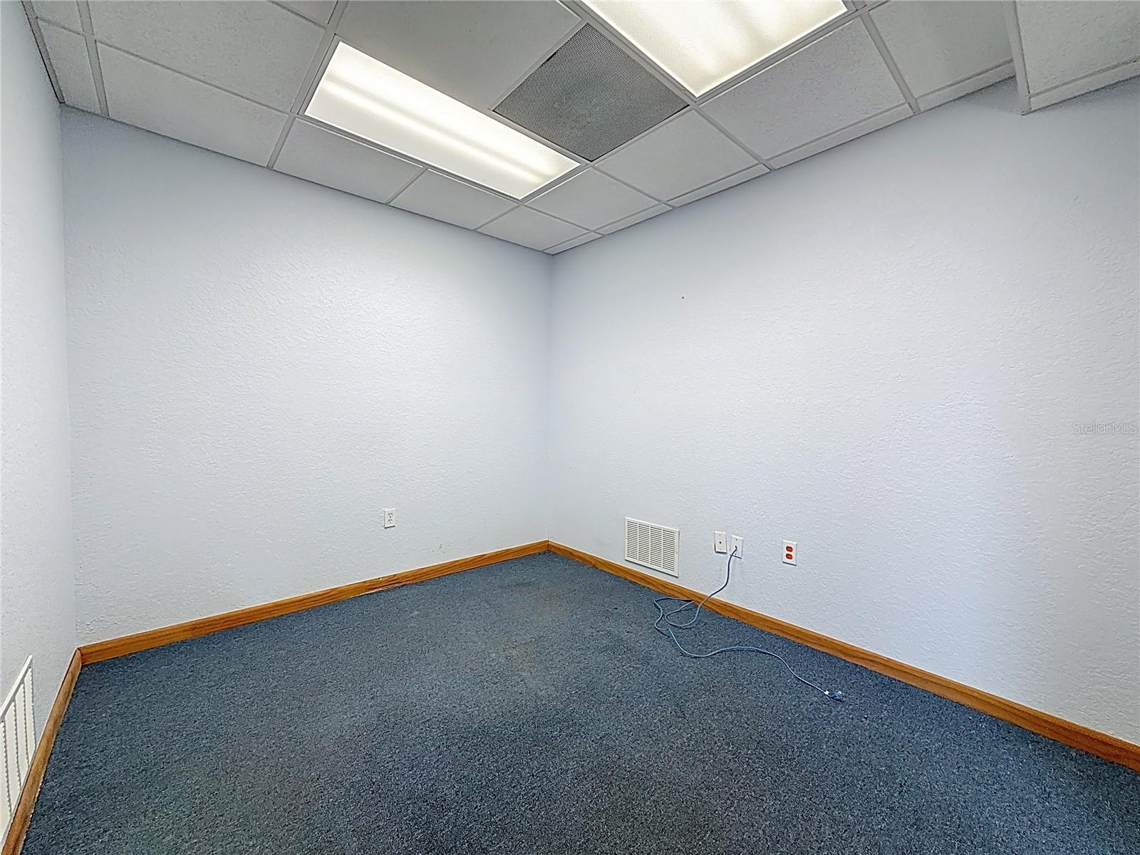 ROOSEVELT GROVES - Commercial Lease