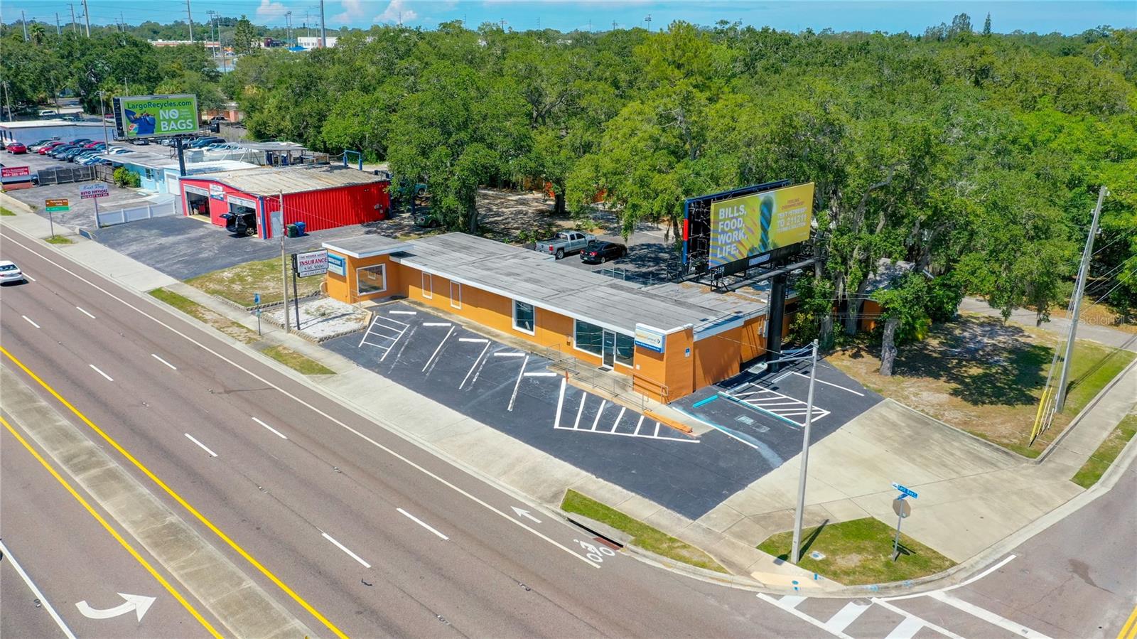 ROOSEVELT GROVES - Commercial Lease