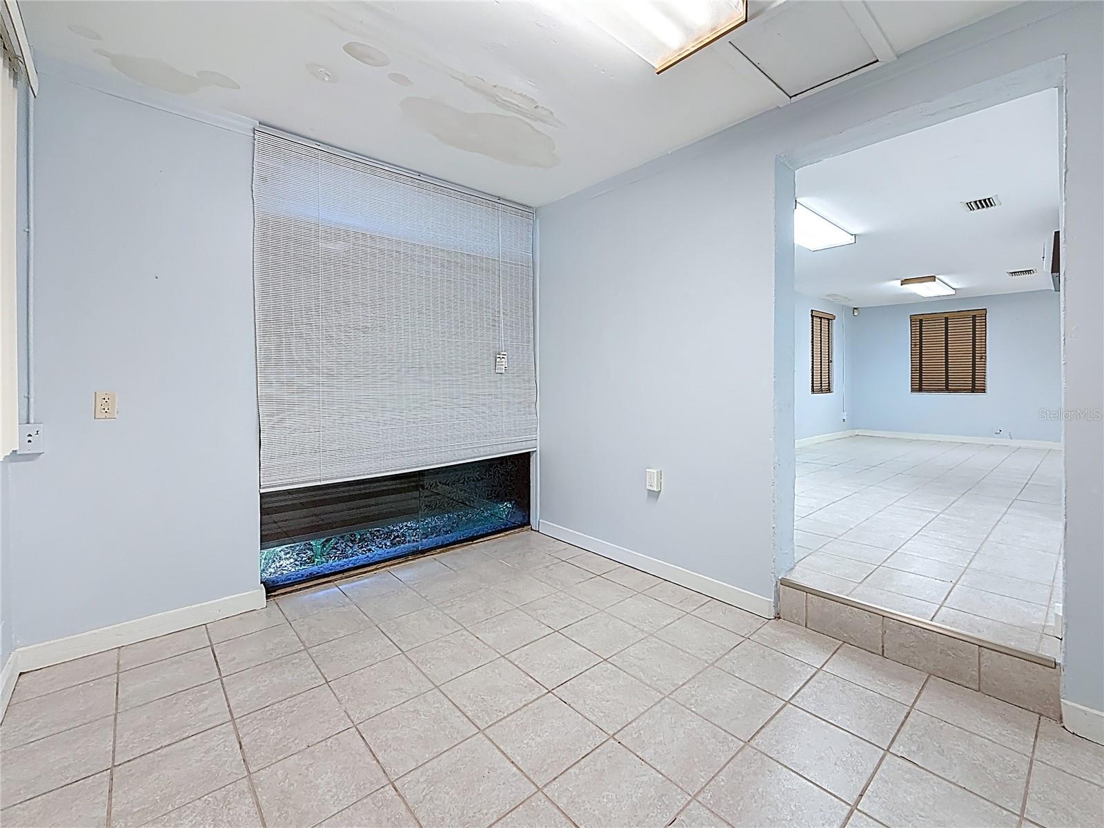 ROOSEVELT GROVES - Commercial Lease