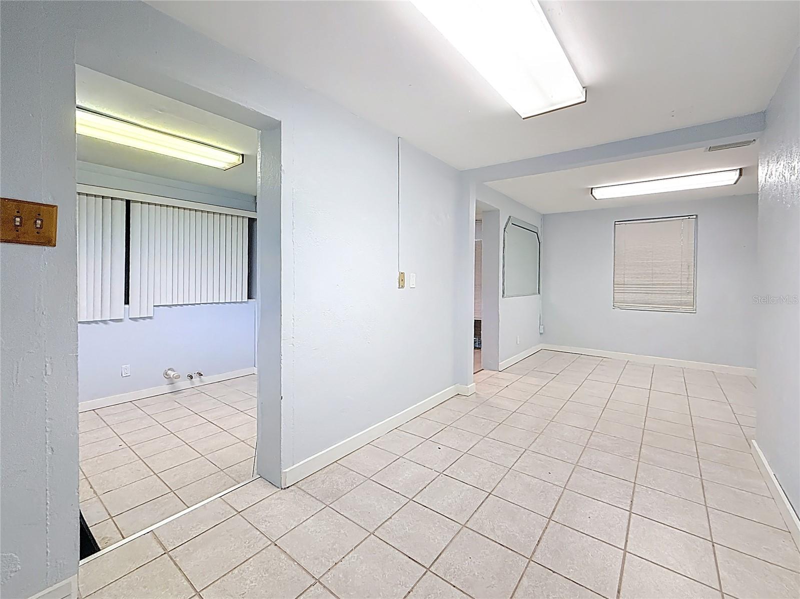 ROOSEVELT GROVES - Commercial Lease