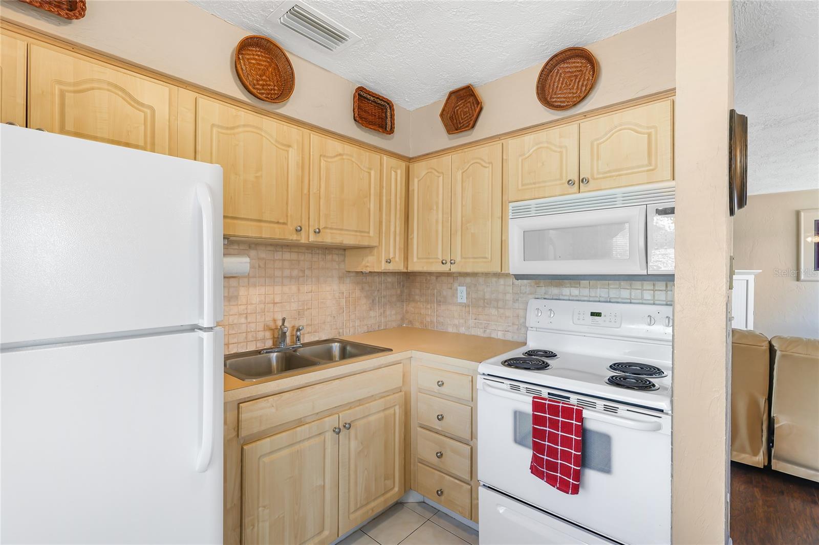 TOWN N COUNTRY - Residential