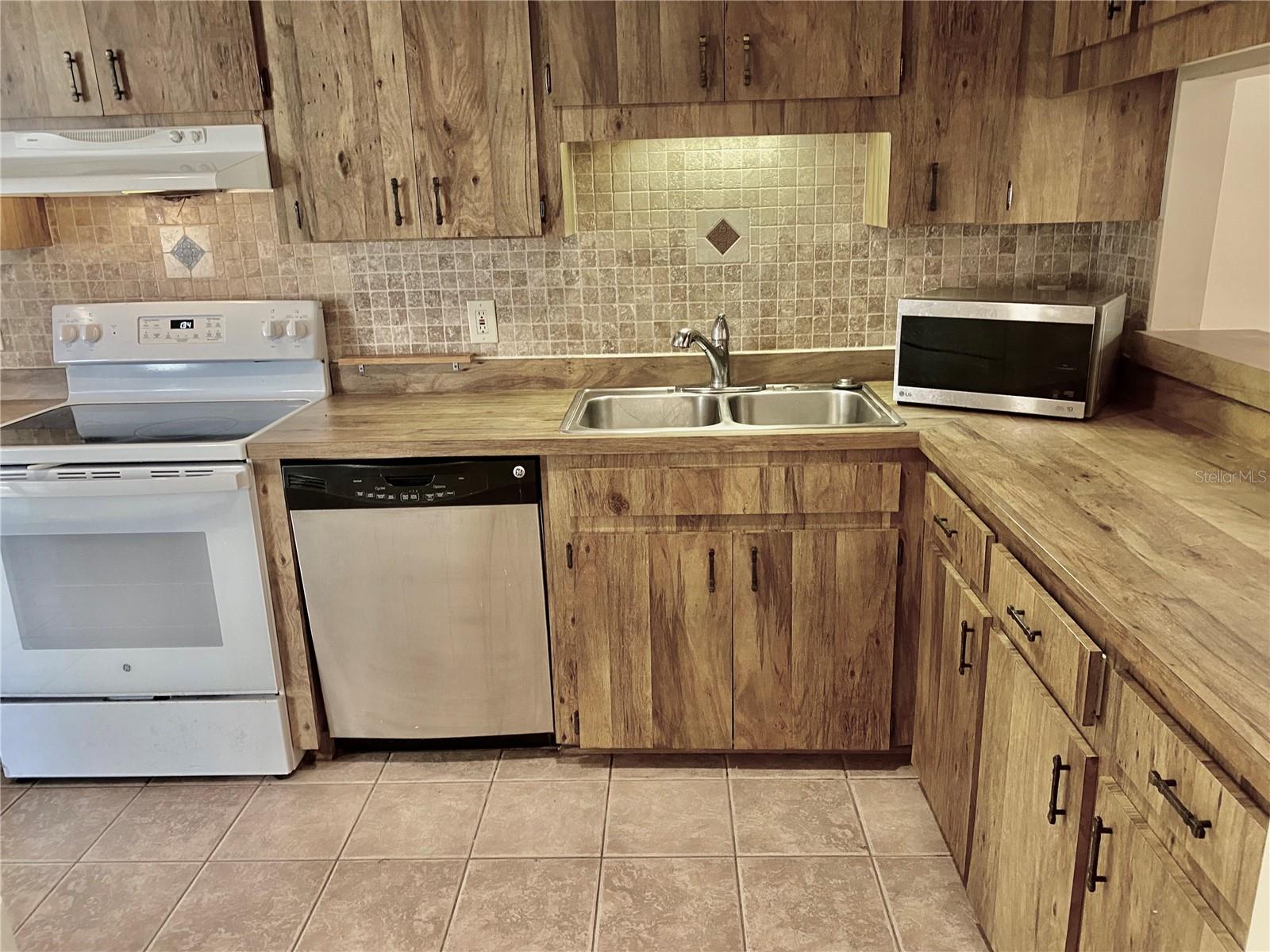 1403 PYLEWOOD STREET 1403