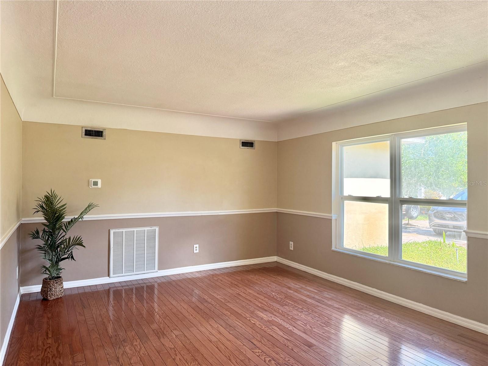 2523 KRUEGER LN