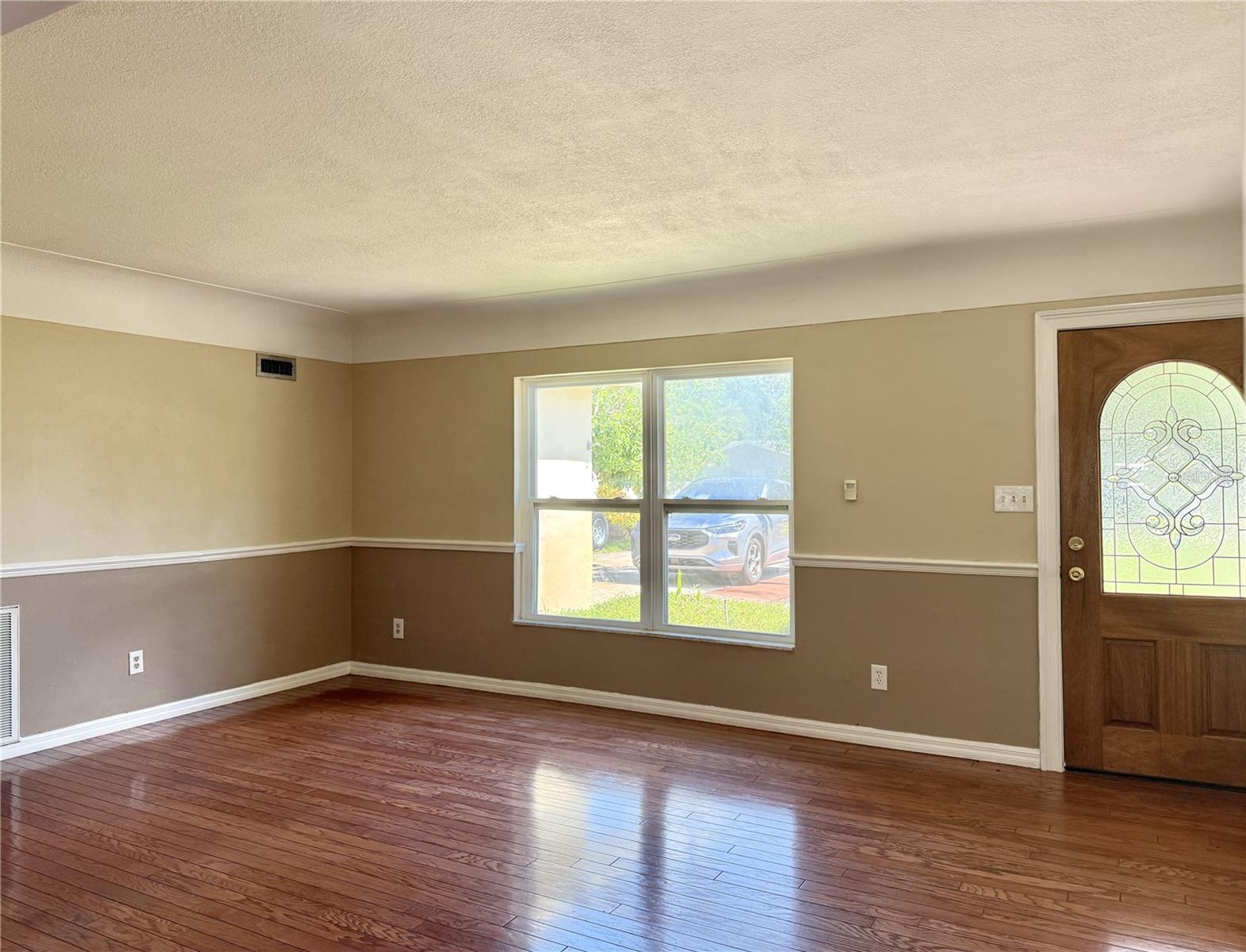 2523 KRUEGER LN