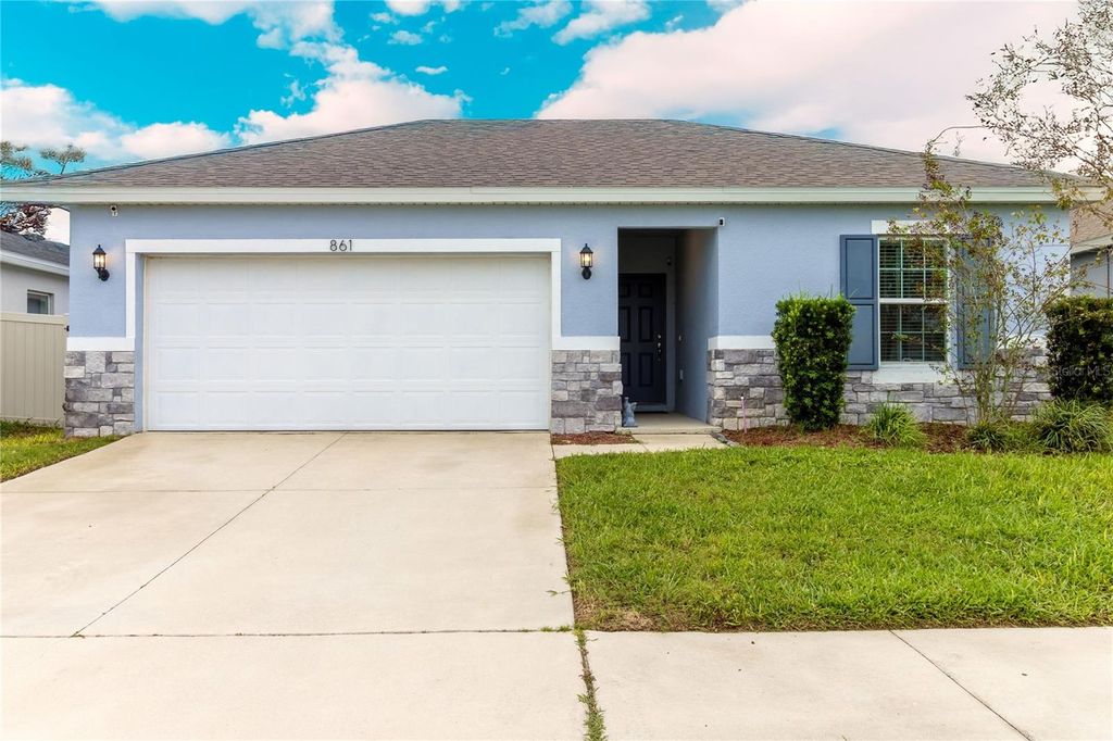 Photo of 861 Cambridge Drive, Winter Haven, FL 33881 (MLS # S5136927)