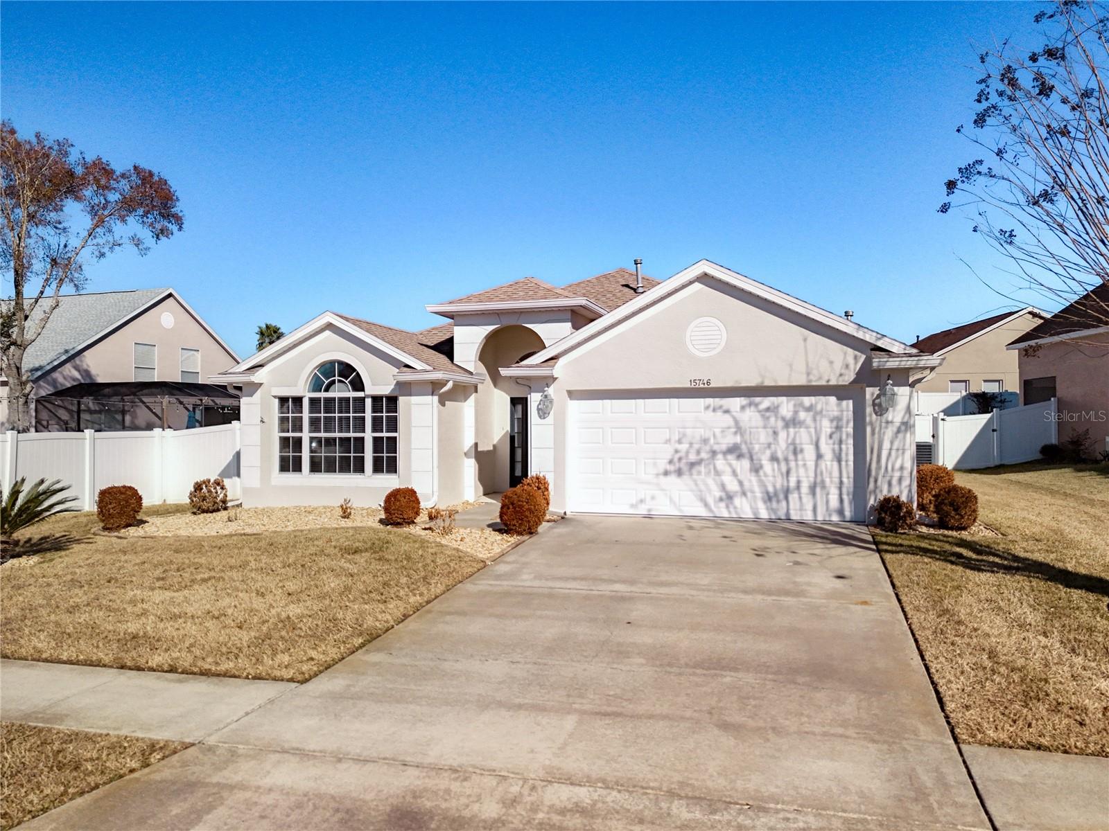 Casas a venda 1 - Jen Dantas 15746 BAY VISTA DRIVE