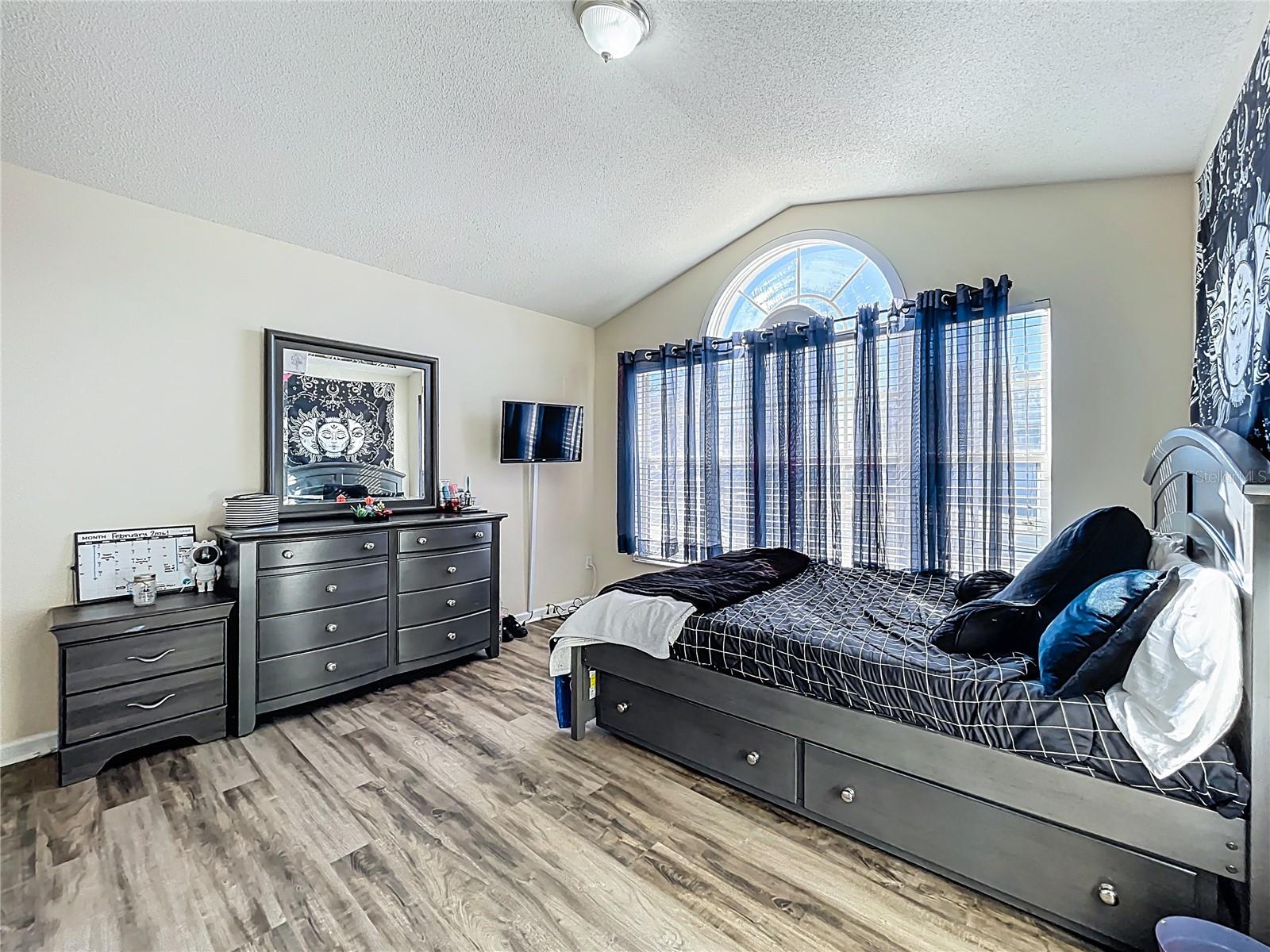 WESTON HILLS SUB - Residential