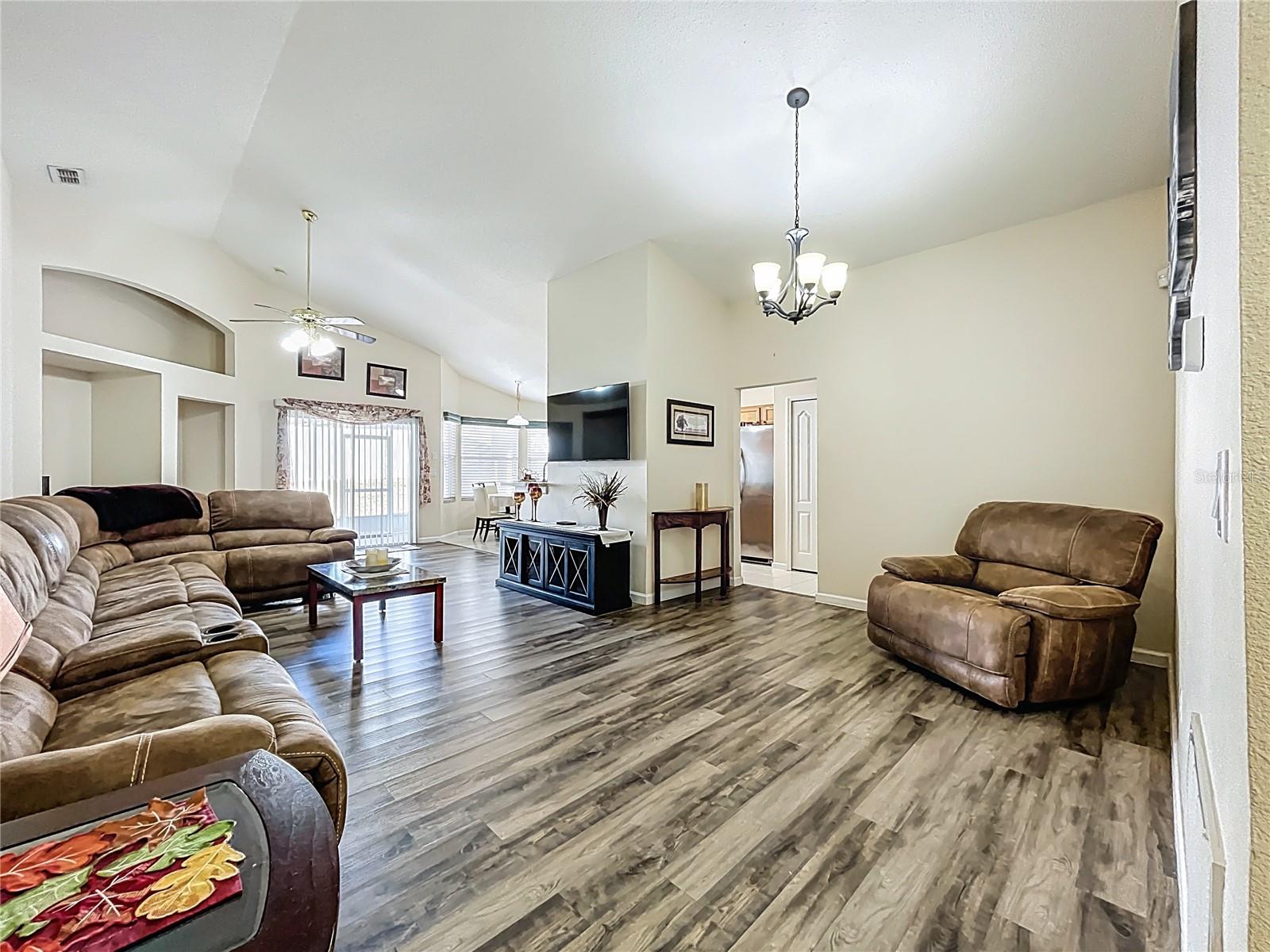 WESTON HILLS SUB - Residential