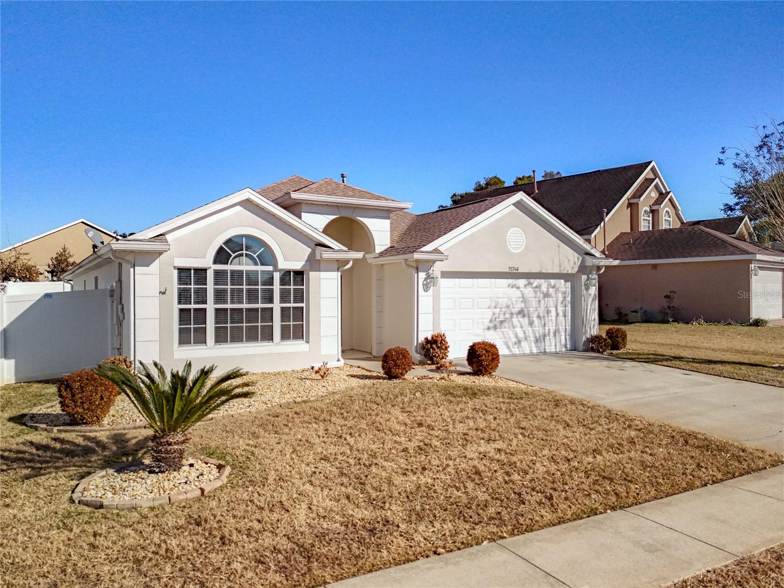 Casas a venda 2 - Jen Dantas 15746 BAY VISTA DRIVE