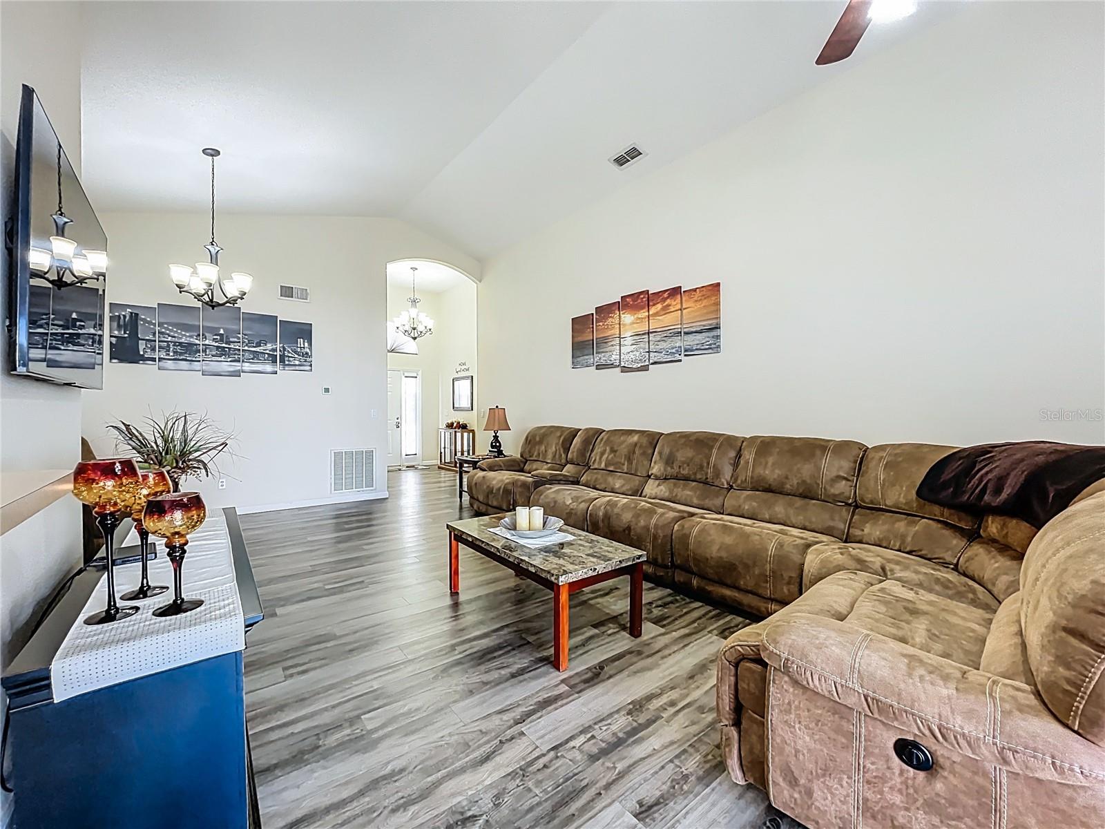 WESTON HILLS SUB - Residential