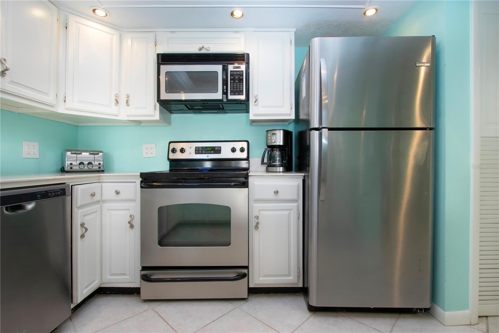 MIDNIGHT COVE II - Residential