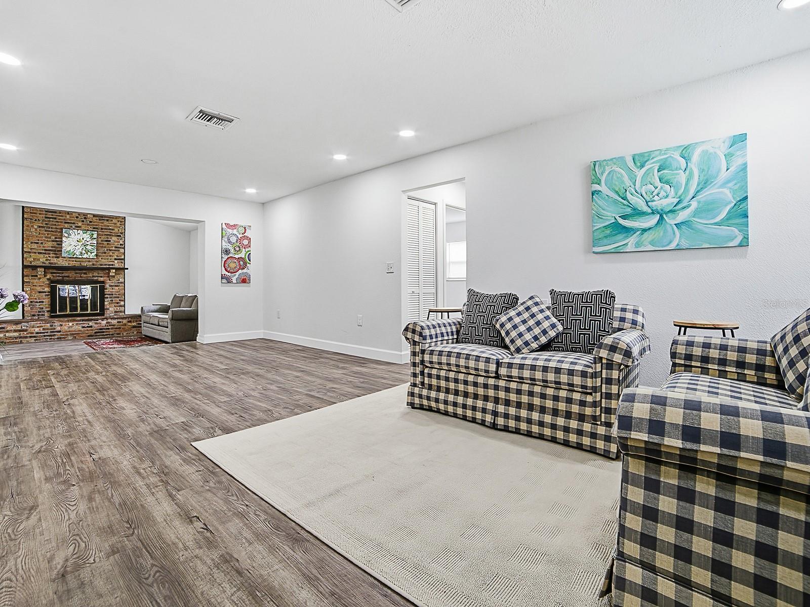 9074 N GOLFVIEW DRIVE