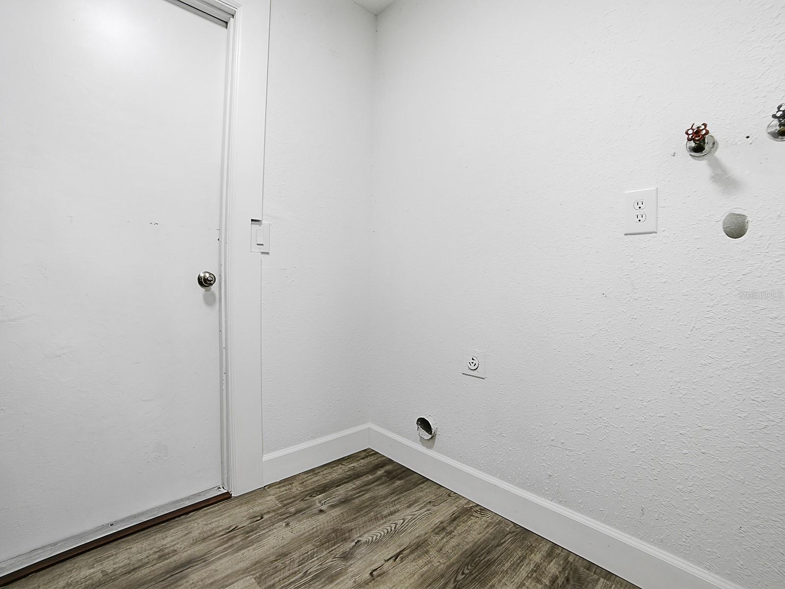 CITRUS SPGS UNIT 04 - Residential