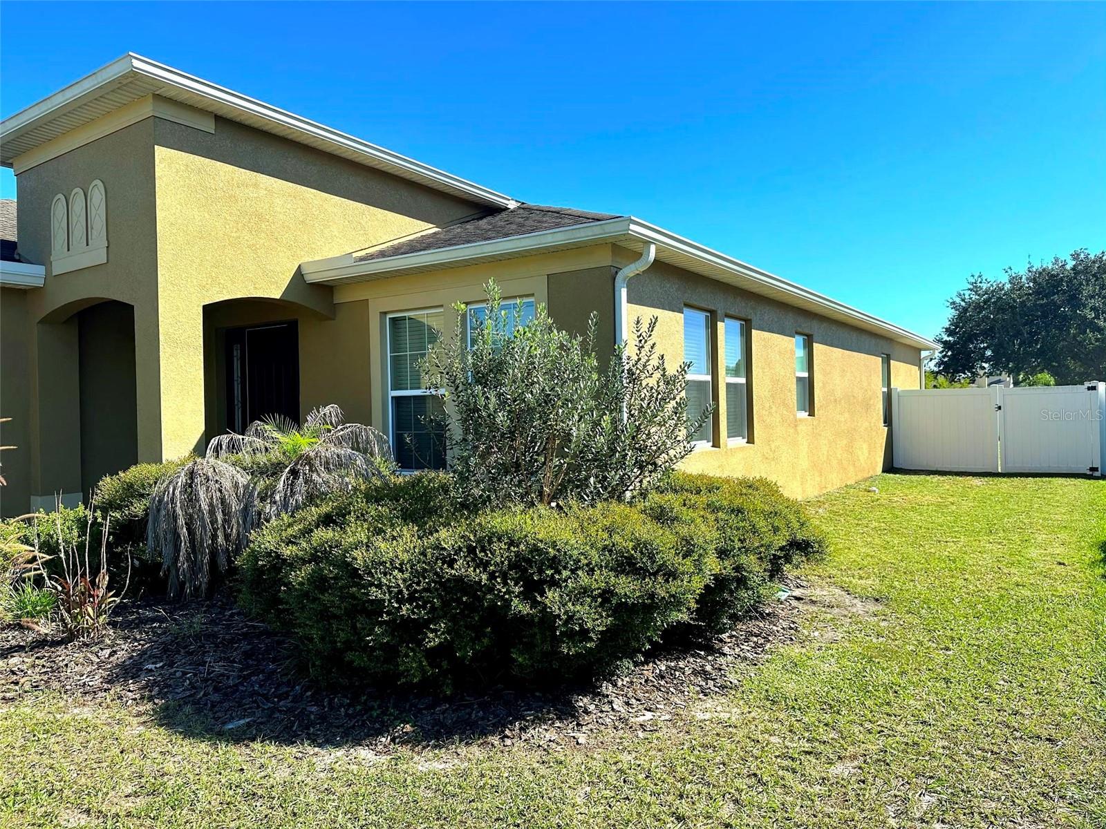 3259 SUMMIT LANE