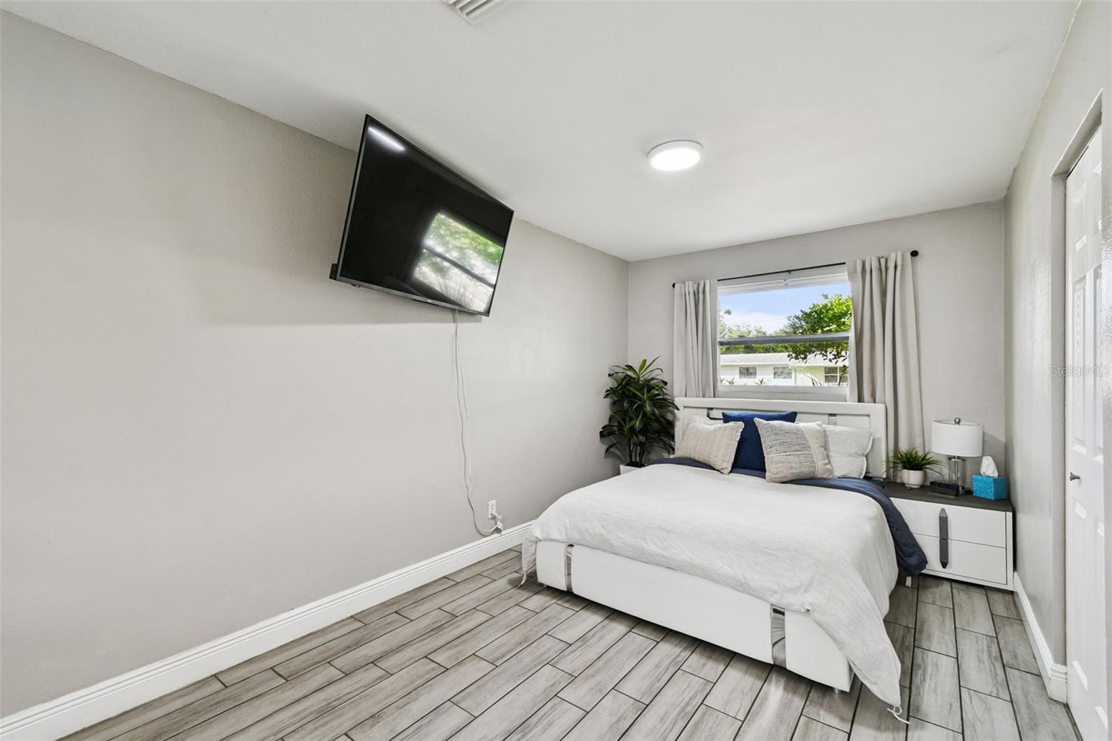 GANDY GARDENS 5 - Residential