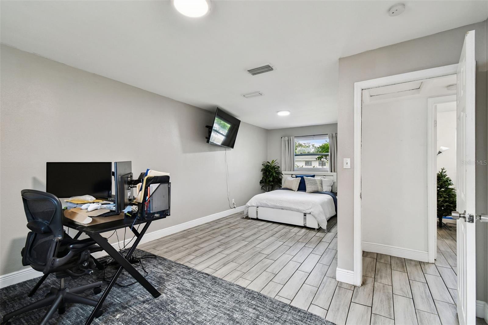 GANDY GARDENS 5 - Residential