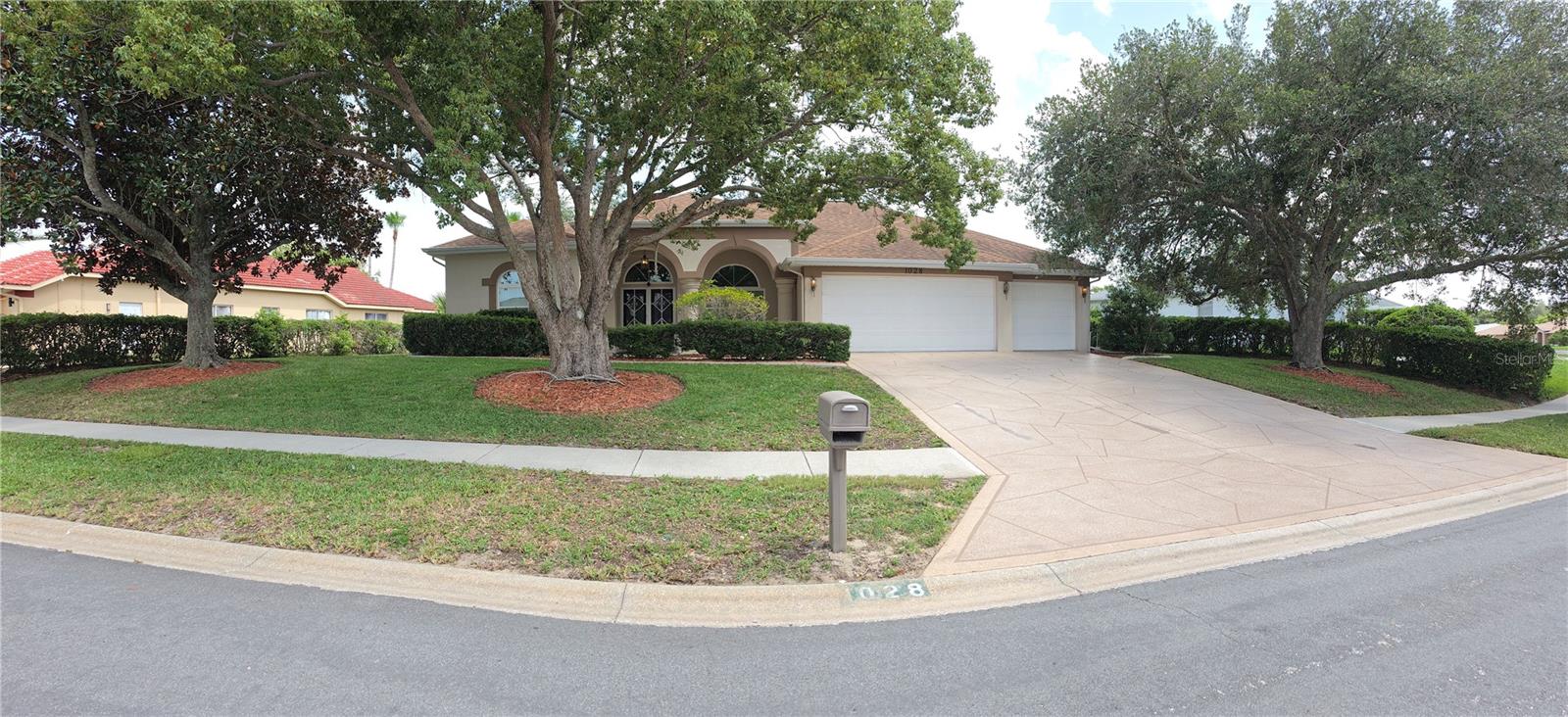 1028 ARCHWAY DRIVE