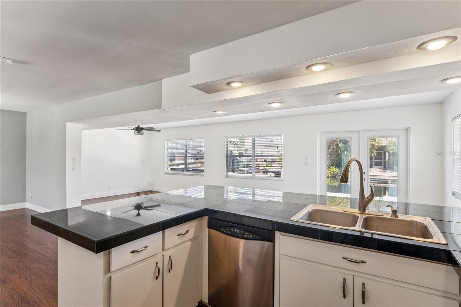 LAKE SHORE ESTATES 3RD ADD - Residential