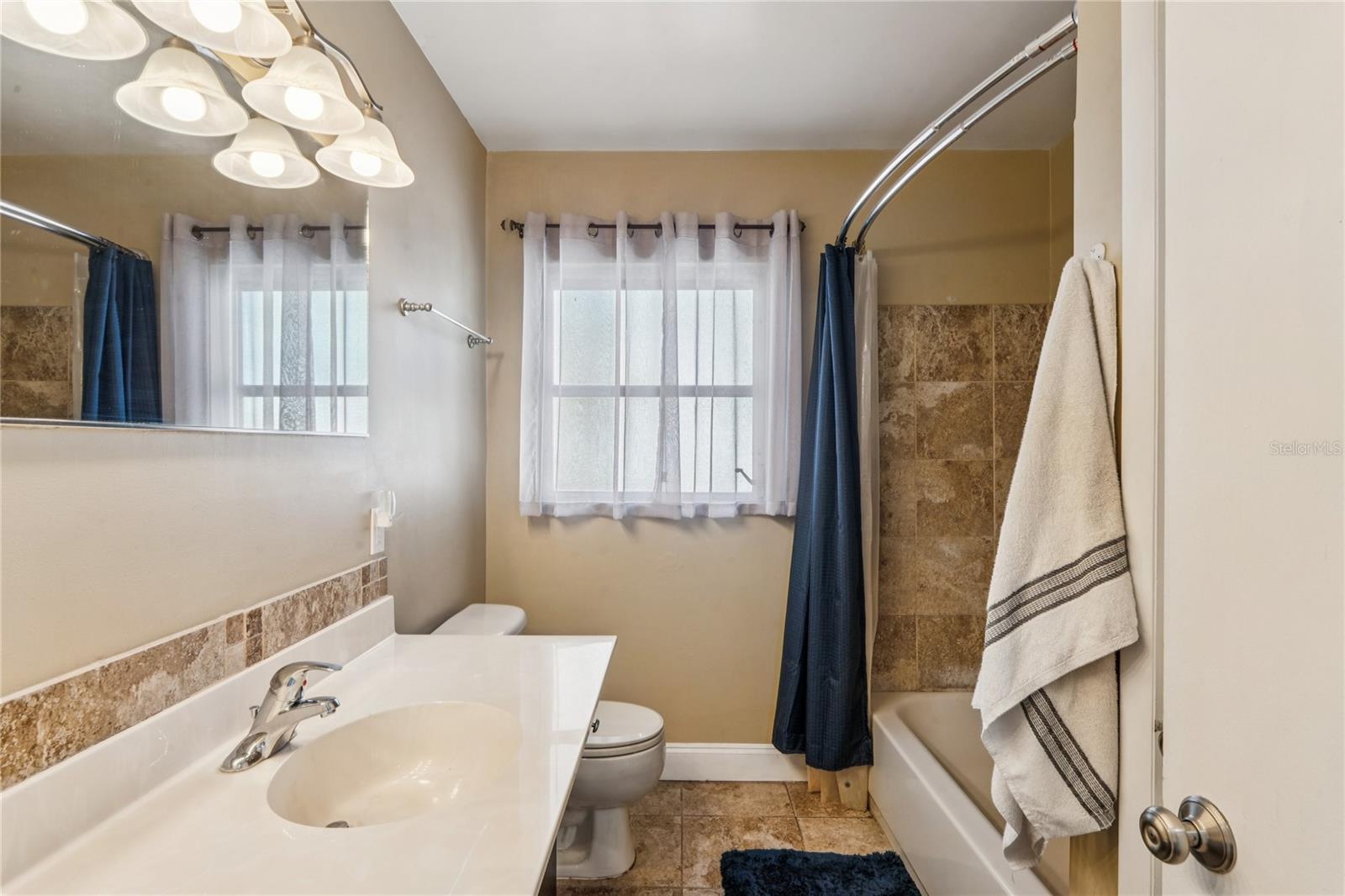 LAKE SHORE ESTATES 3RD ADD - Residential