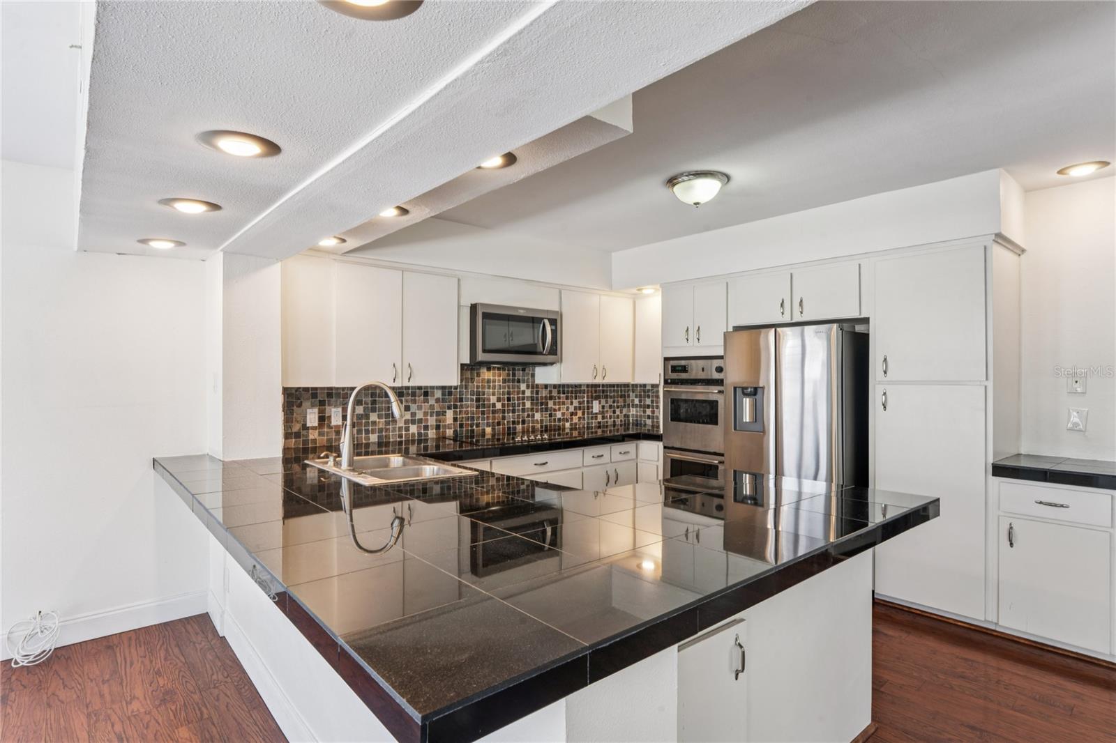 LAKE SHORE ESTATES 3RD ADD - Residential