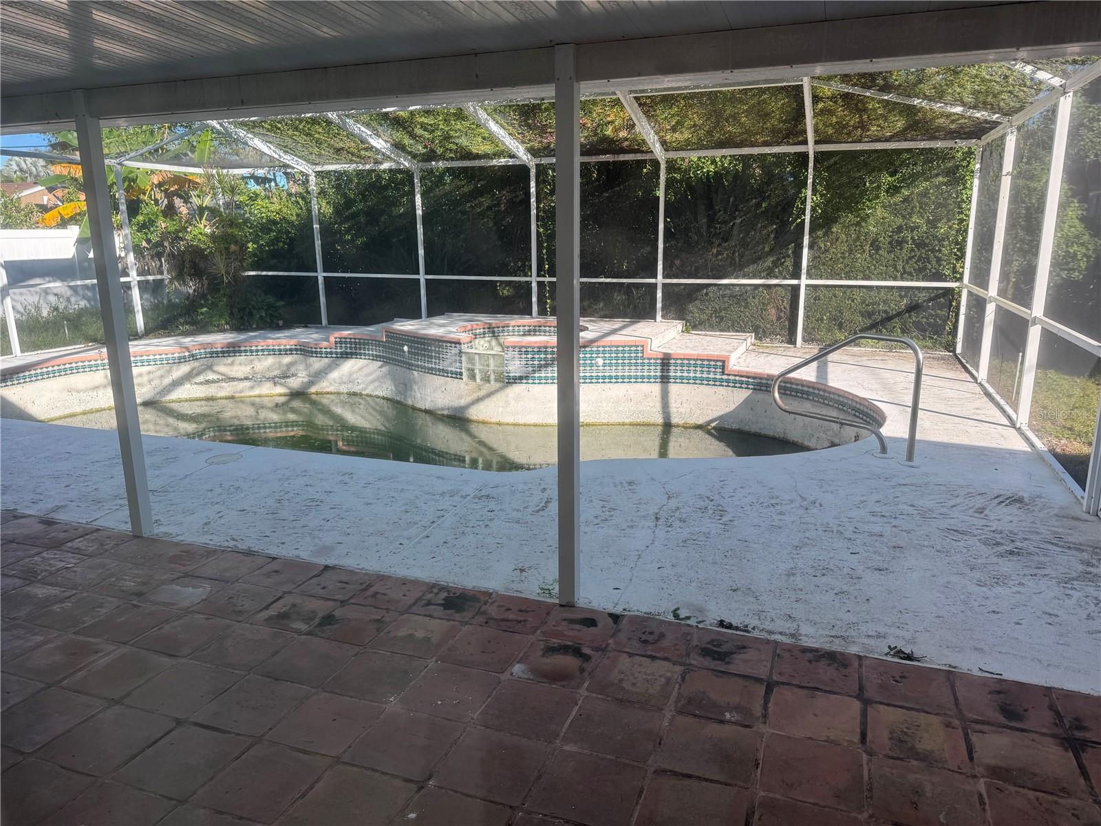 1640 KAY DRIVE