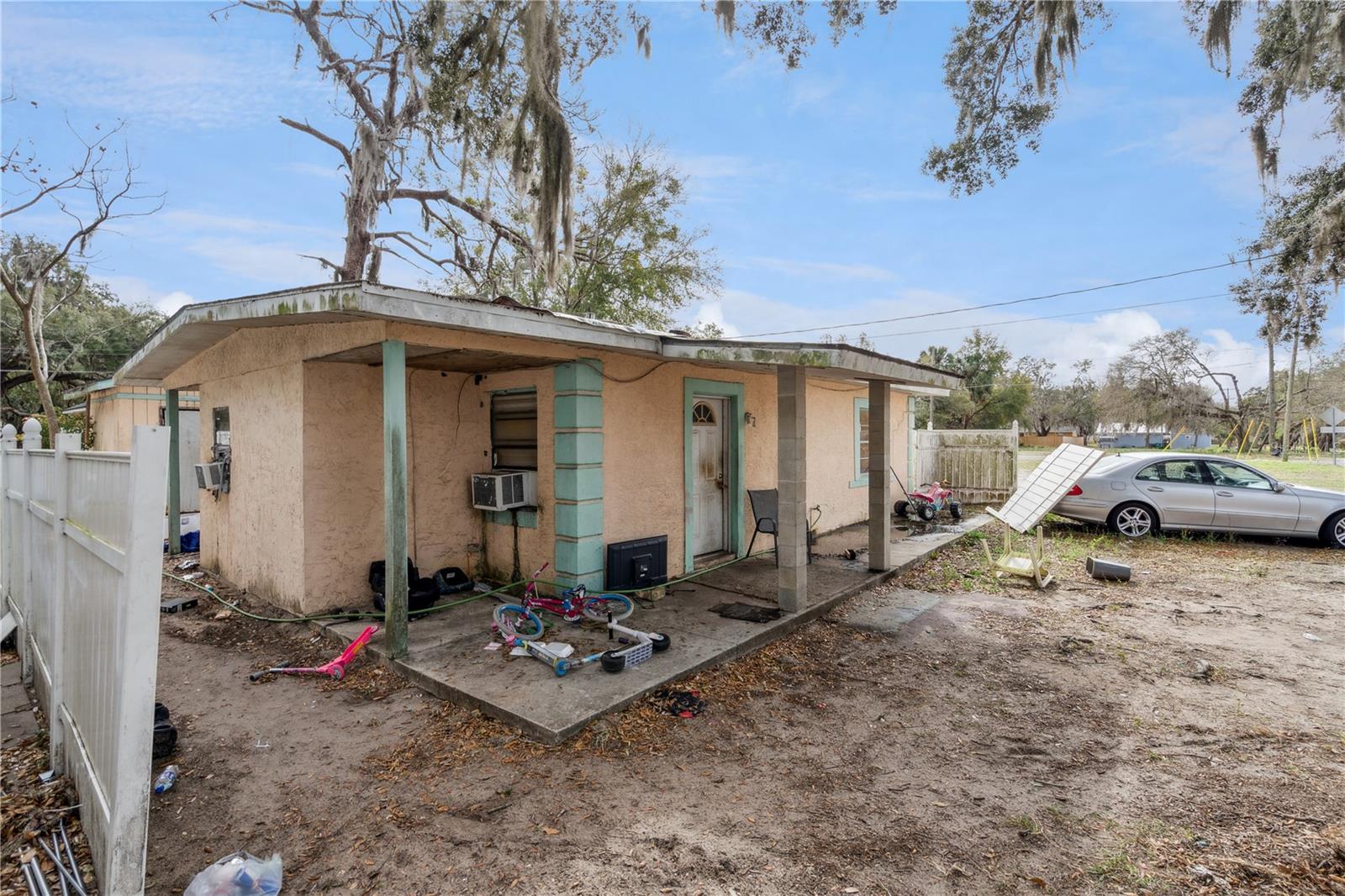 EUSTIS PINECREST - Residential