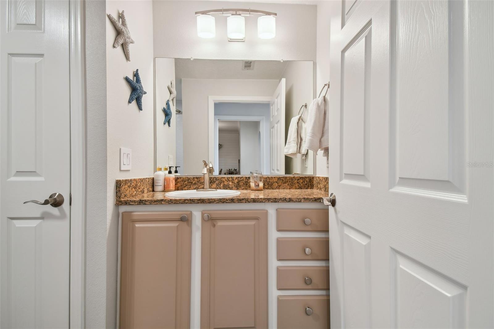 HARBOUR PLACE CITY HOMES A CON - Residential Lease