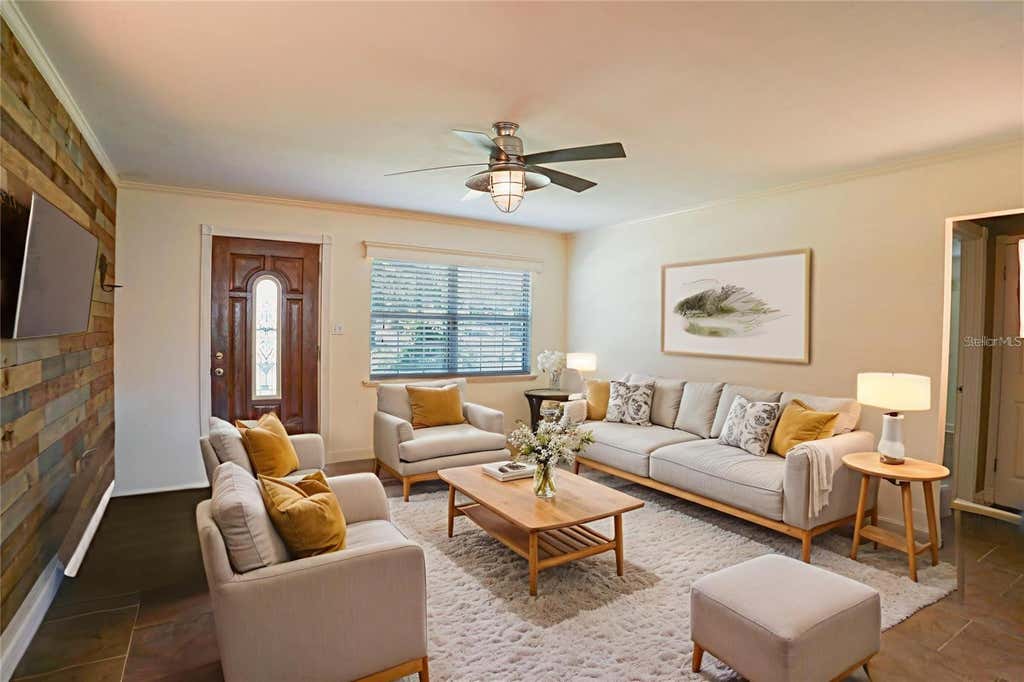 Photo of 916 Vermont Avenue, Saint Cloud, FL 34769 (MLS # S5154594)