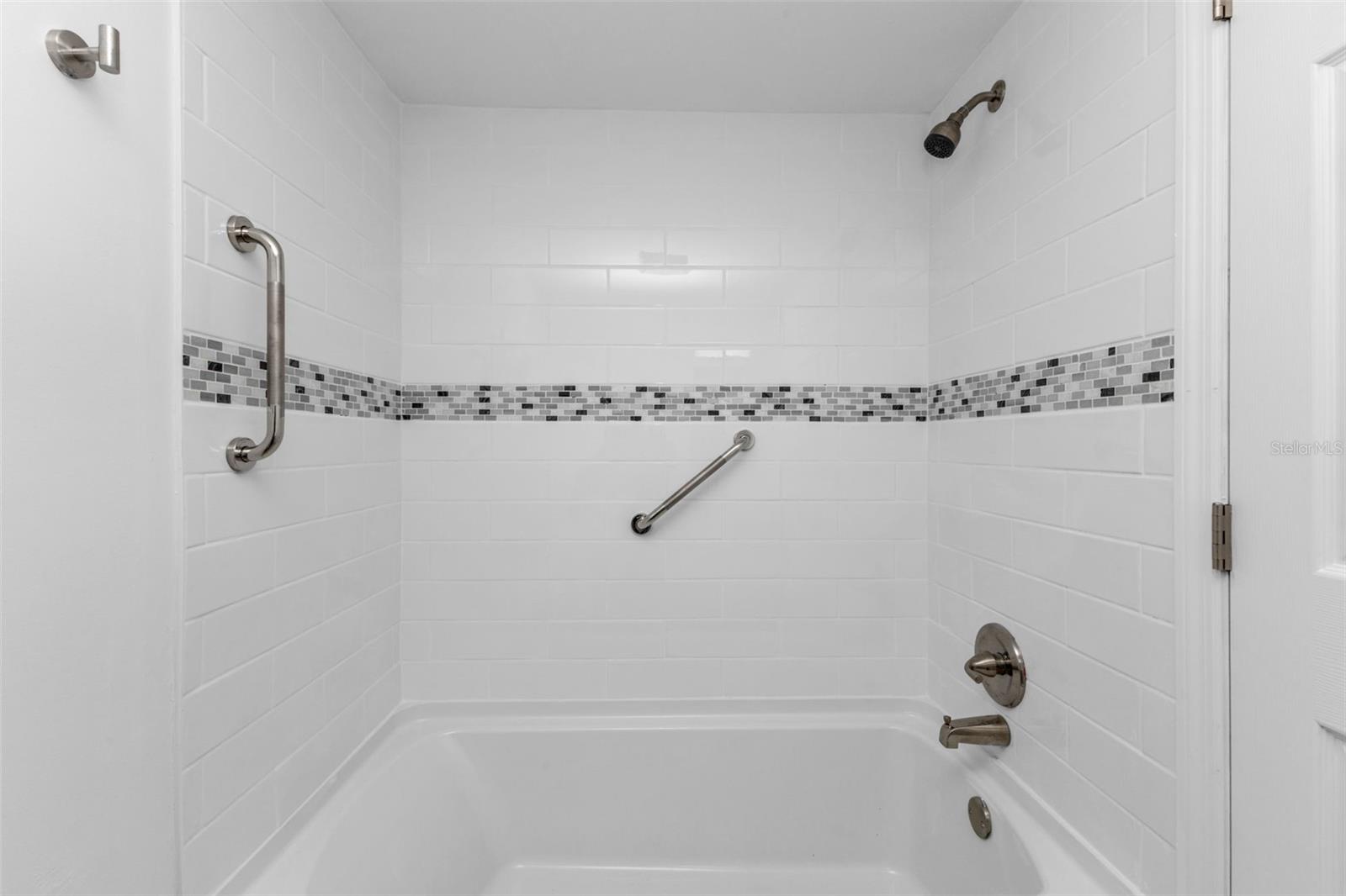 CHELSEA HOUSE - Residential