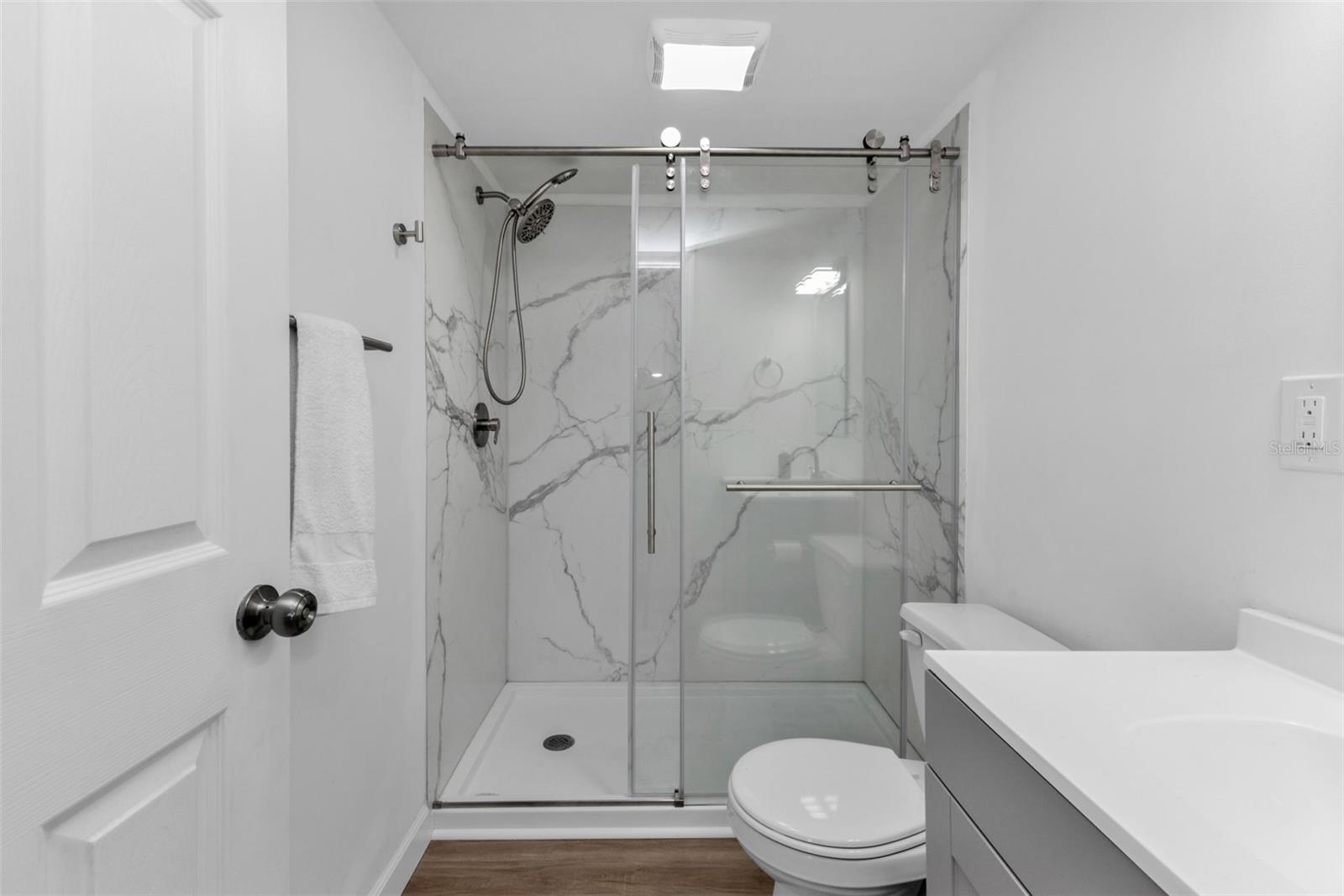 CHELSEA HOUSE - Residential