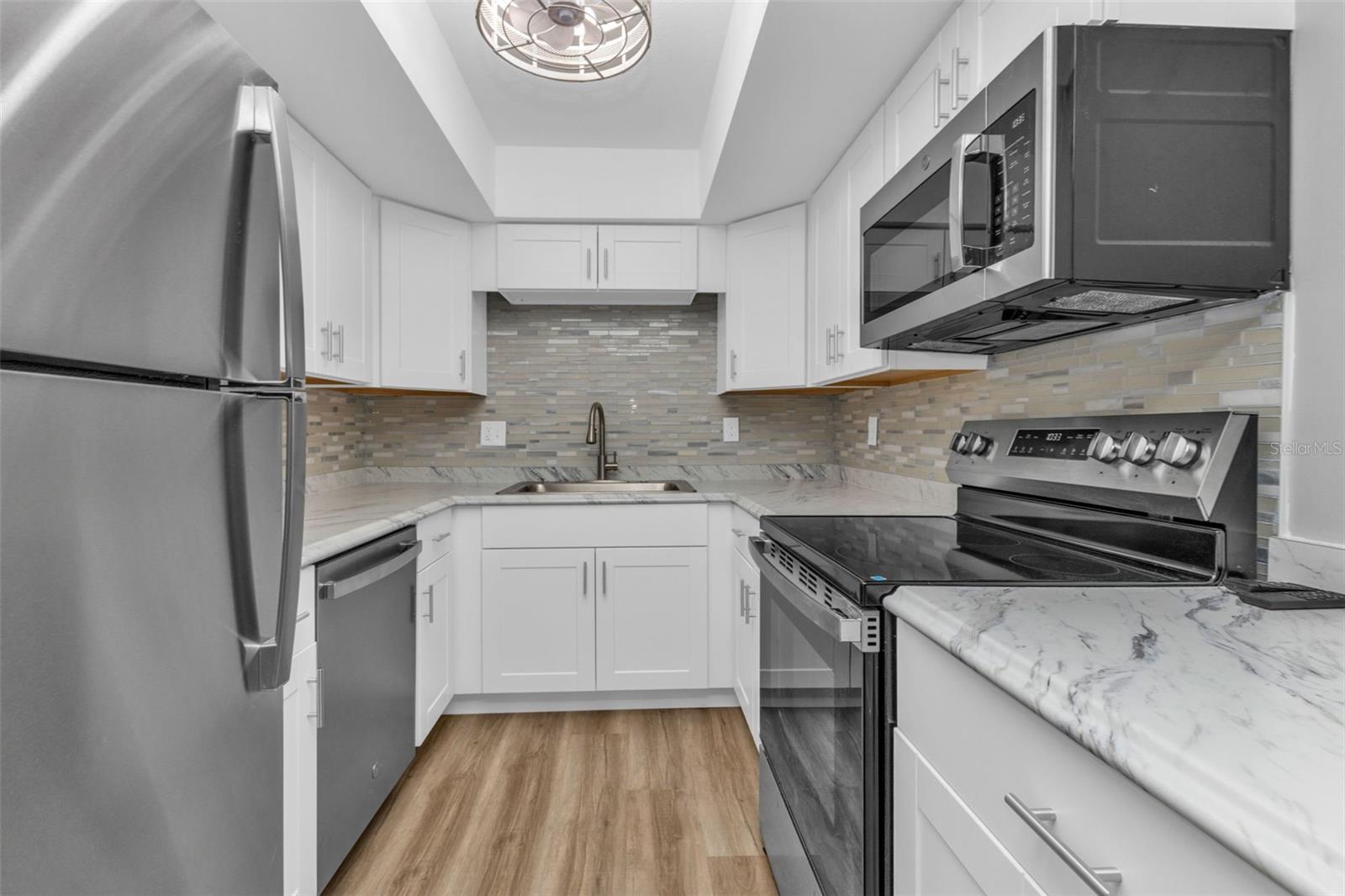 CHELSEA HOUSE - Residential