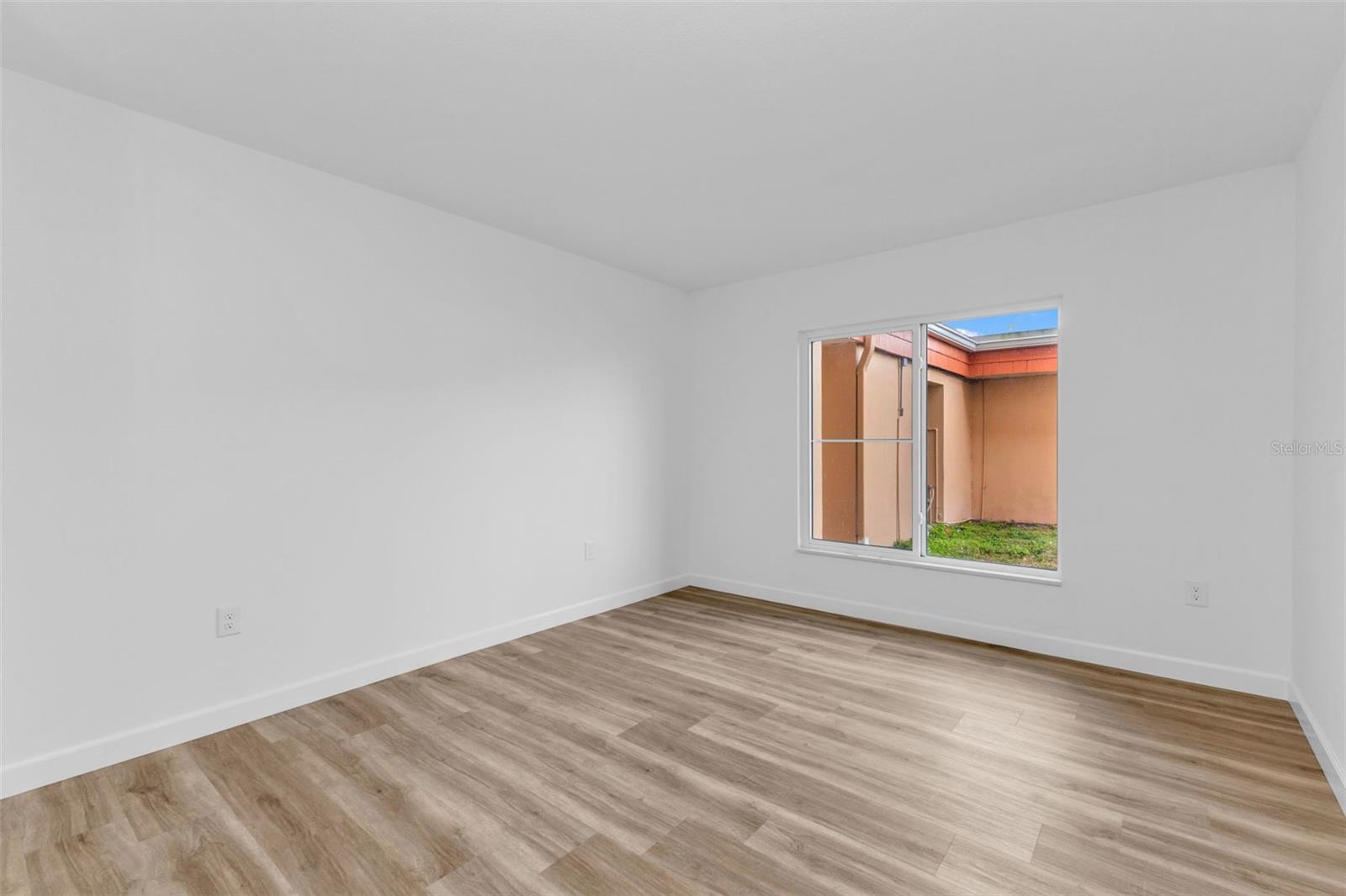 CHELSEA HOUSE - Residential