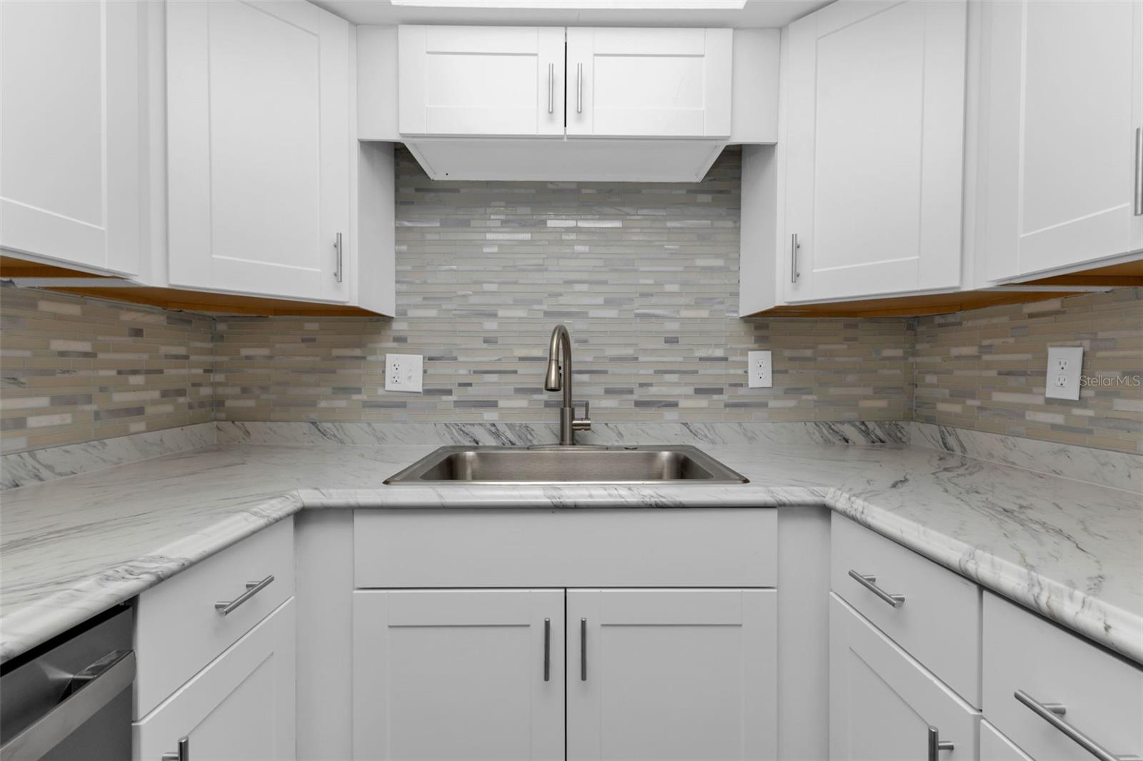 CHELSEA HOUSE - Residential