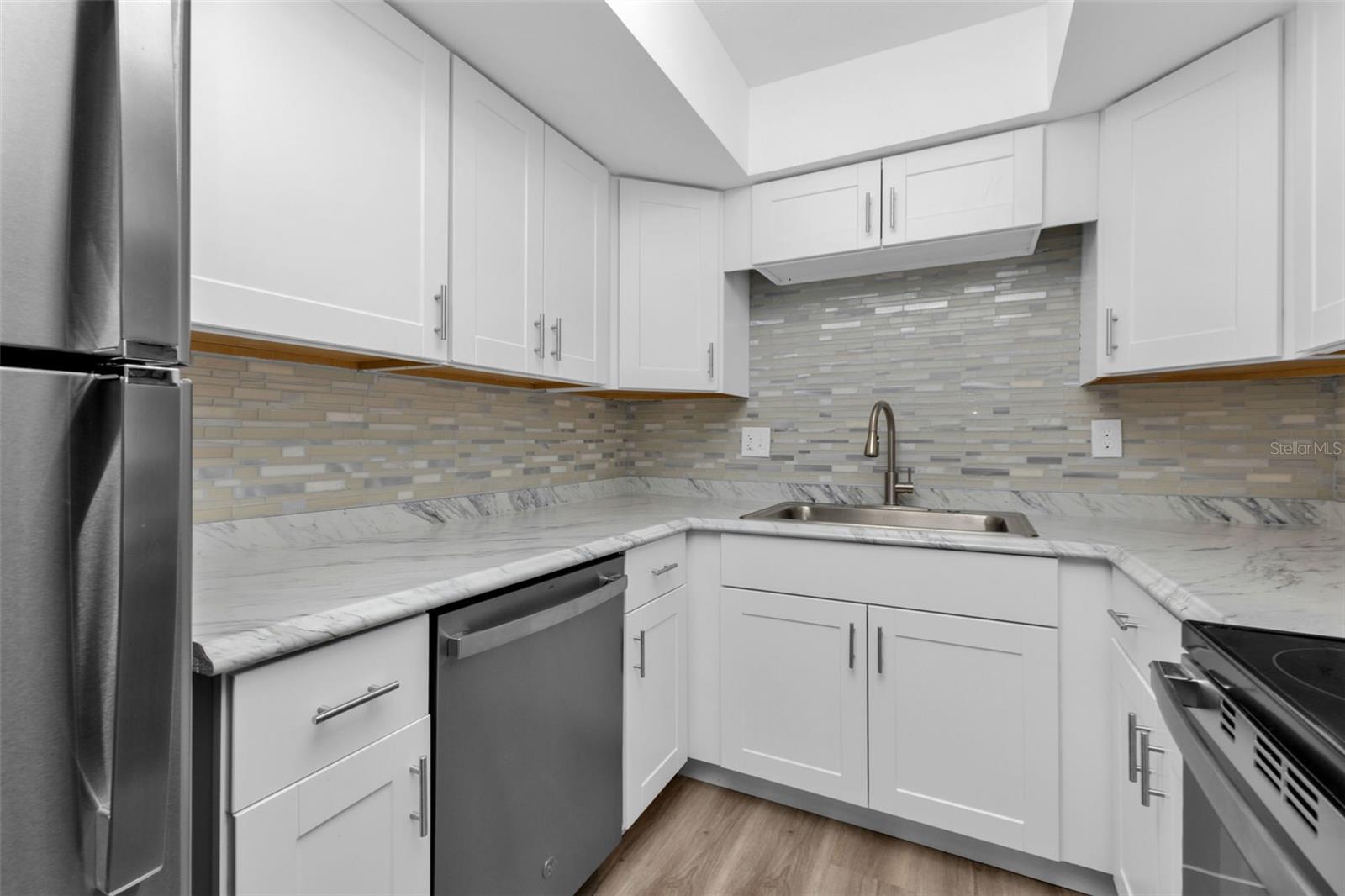 CHELSEA HOUSE - Residential