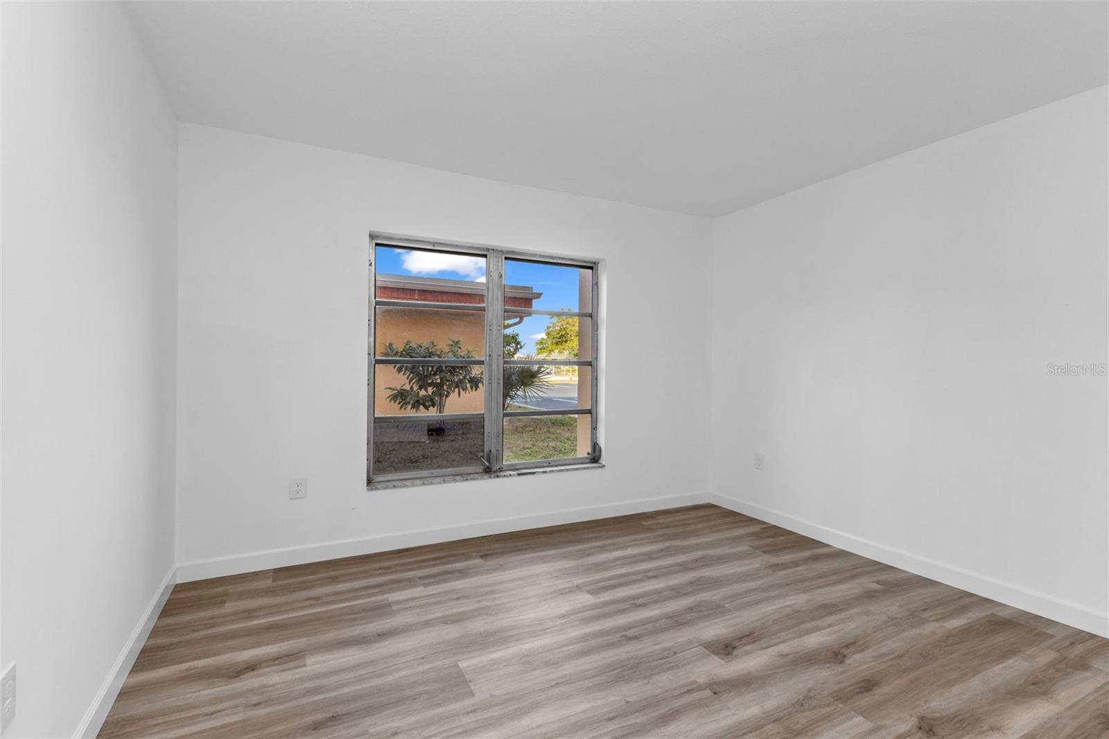 CHELSEA HOUSE - Residential