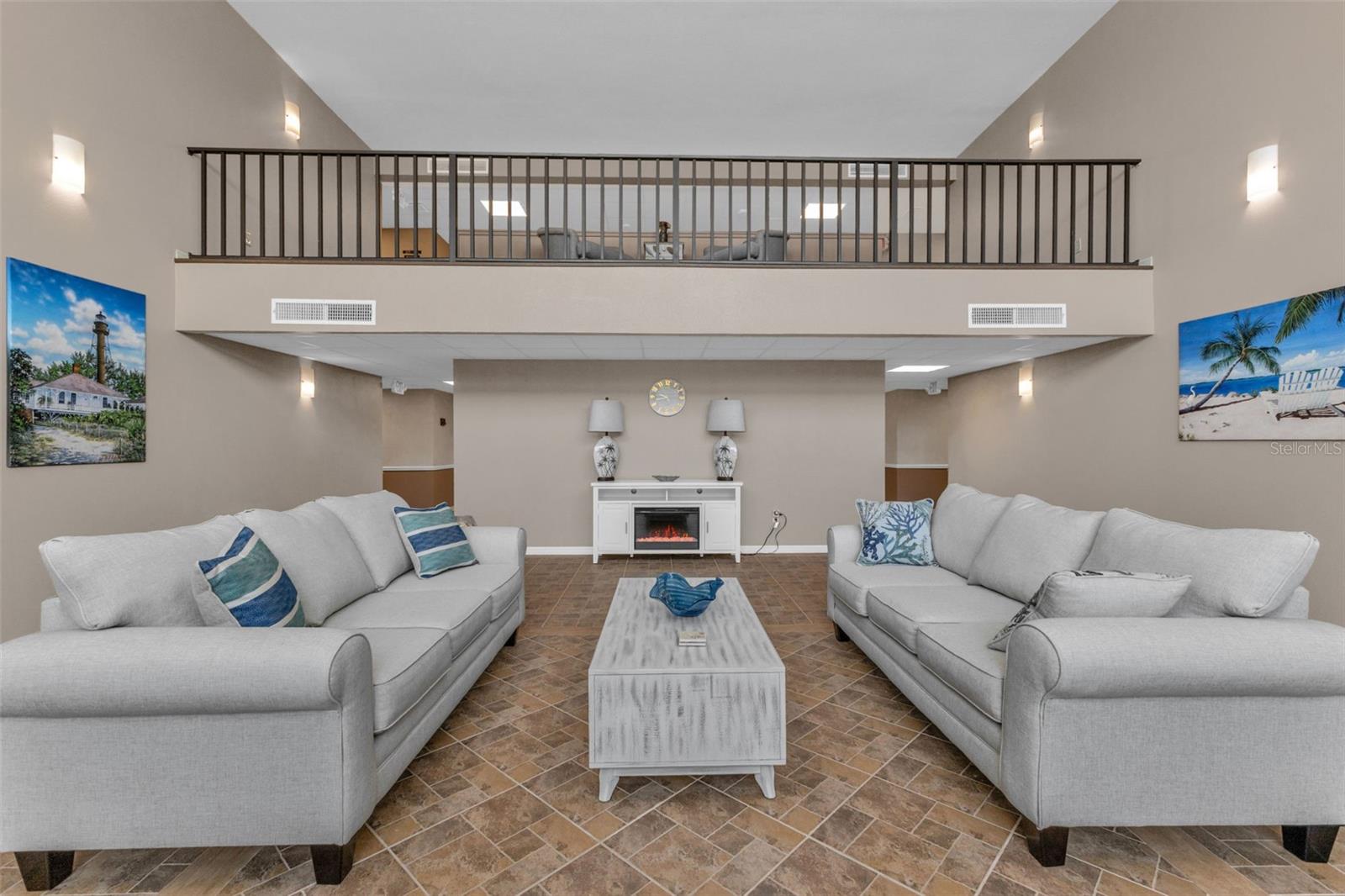 CHELSEA HOUSE - Residential