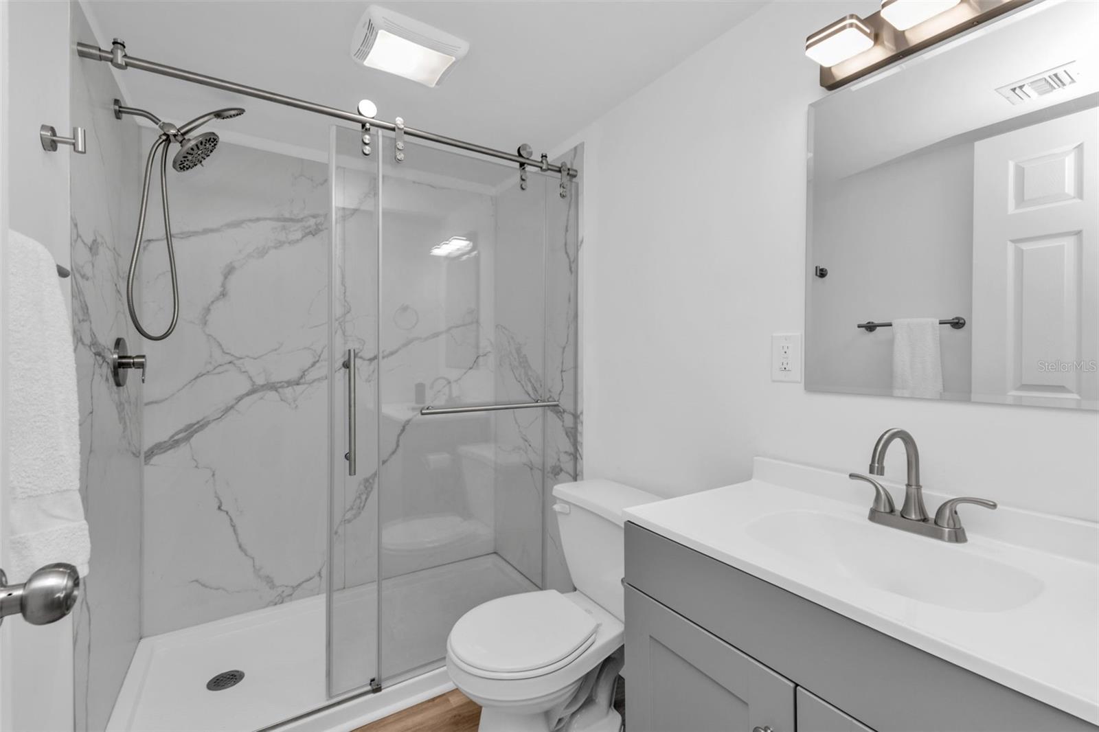 CHELSEA HOUSE - Residential