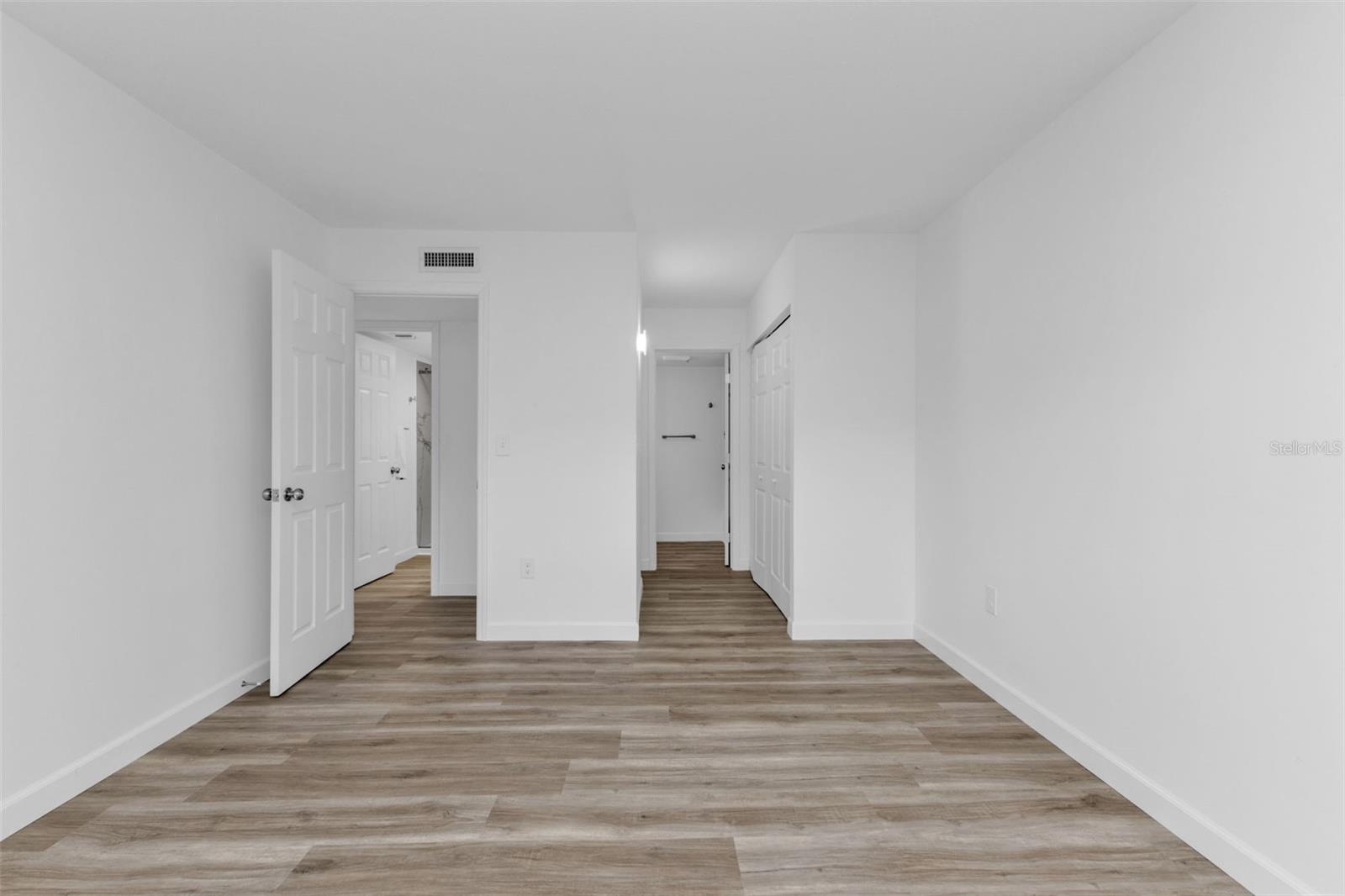 CHELSEA HOUSE - Residential