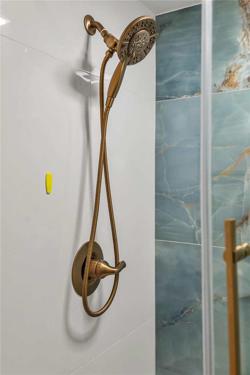 WINDSOR HILL - Residential