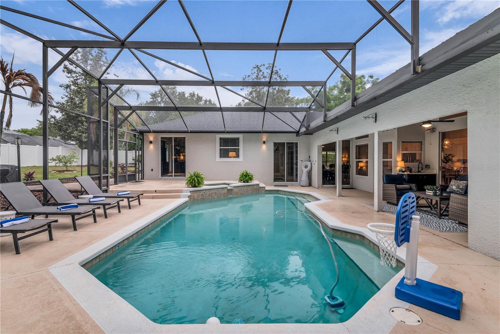 WINDSOR HILL - Residential