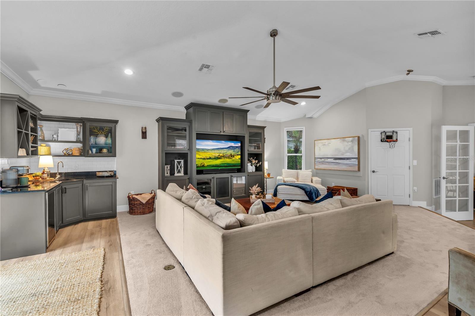 WINDSOR HILL - Residential