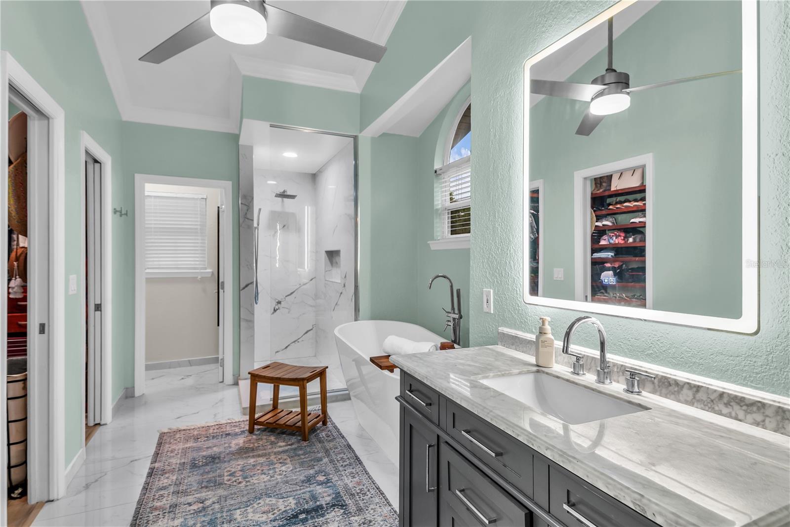 WINDSOR HILL - Residential