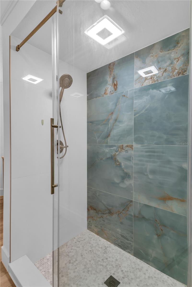 WINDSOR HILL - Residential