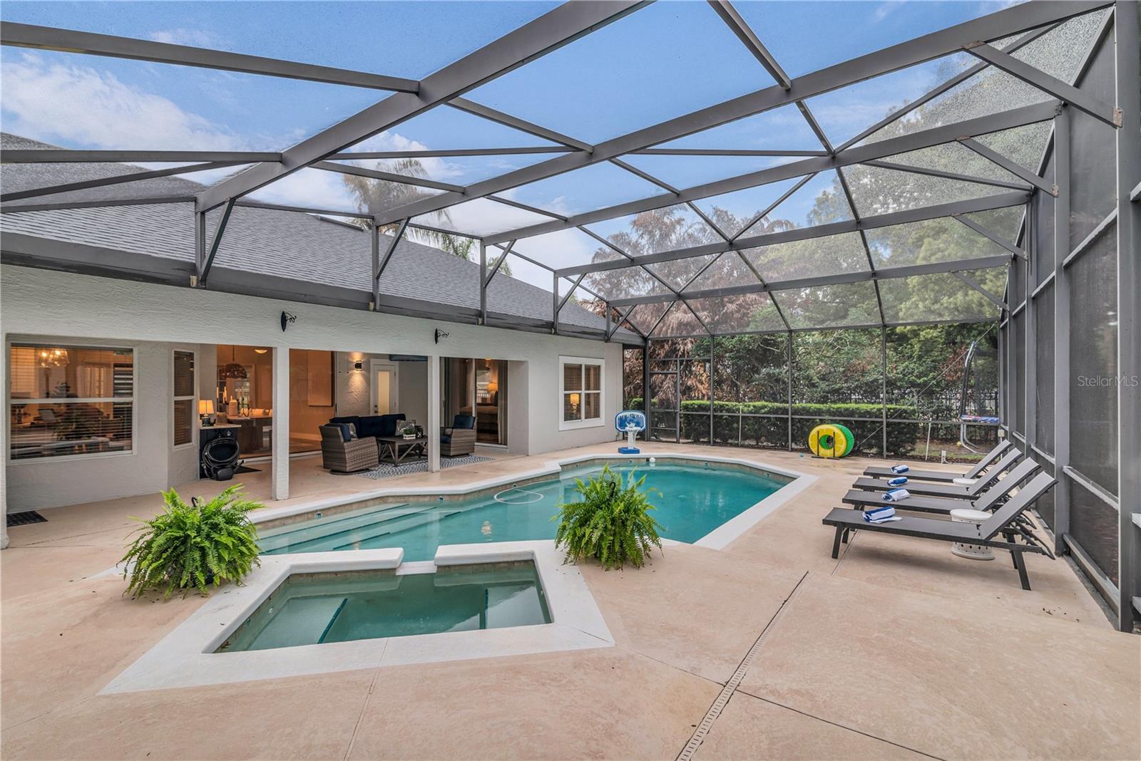 2806 WINDSOR HILL DRIVE