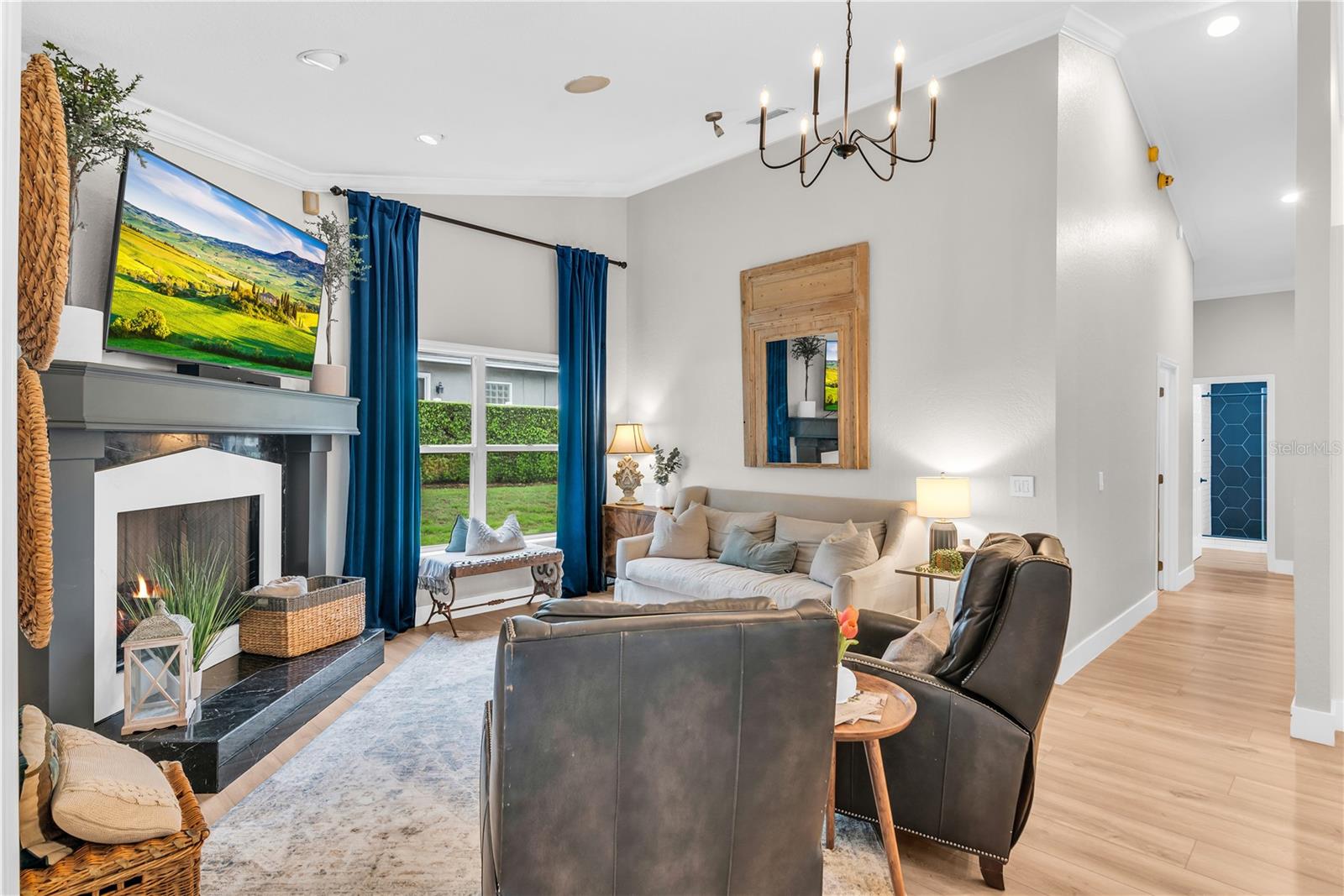 WINDSOR HILL - Residential