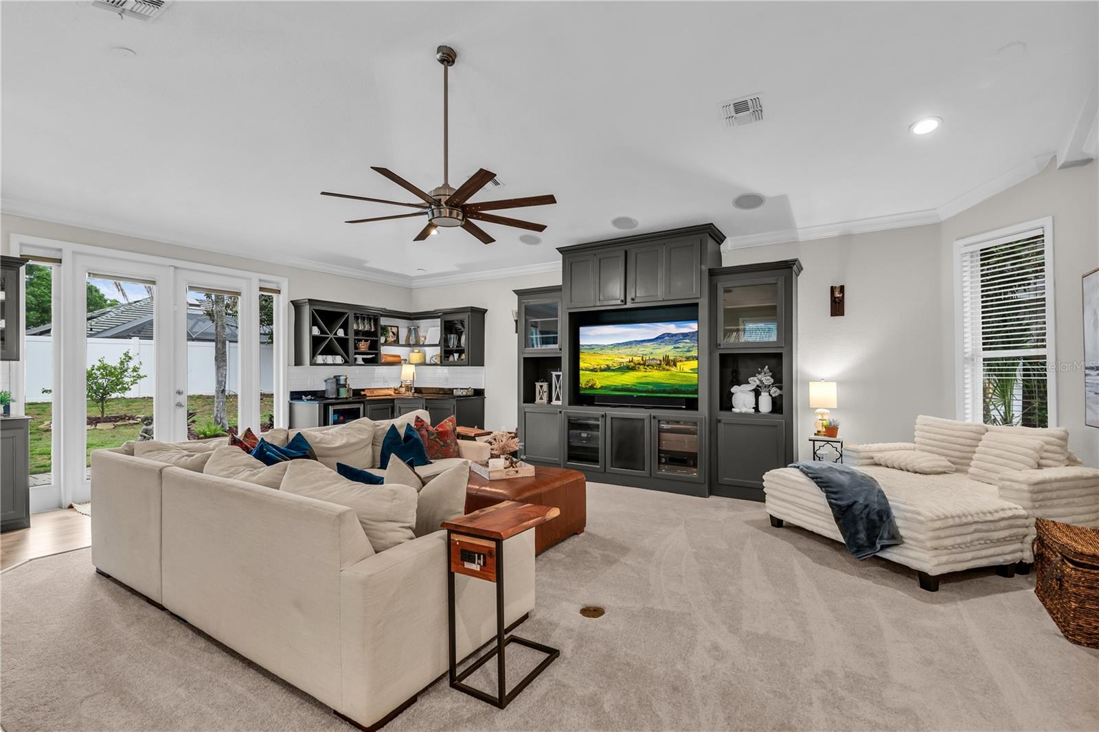 WINDSOR HILL - Residential