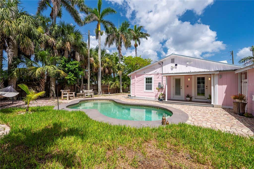 Photo of 717 W Marion Avenue, Punta Gorda, FL 33950 (MLS # C7529793)