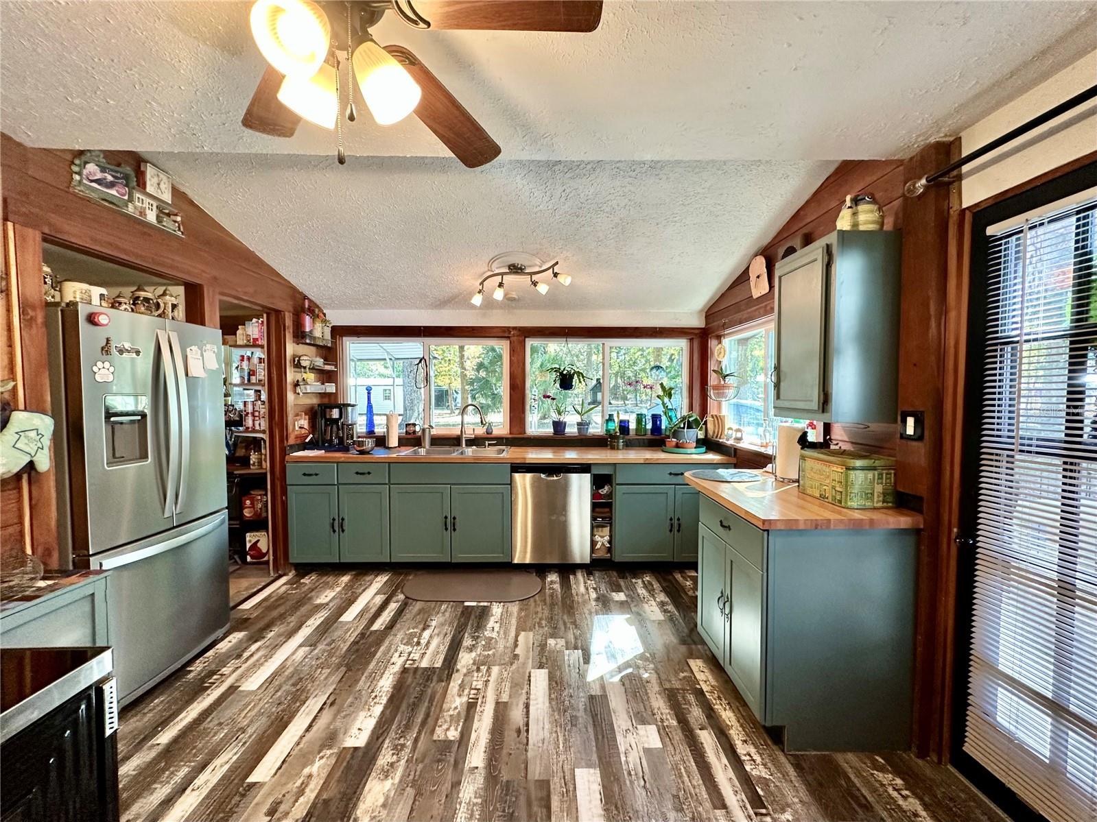 SUWANEE RIVER SPGS UN 3 - Residential